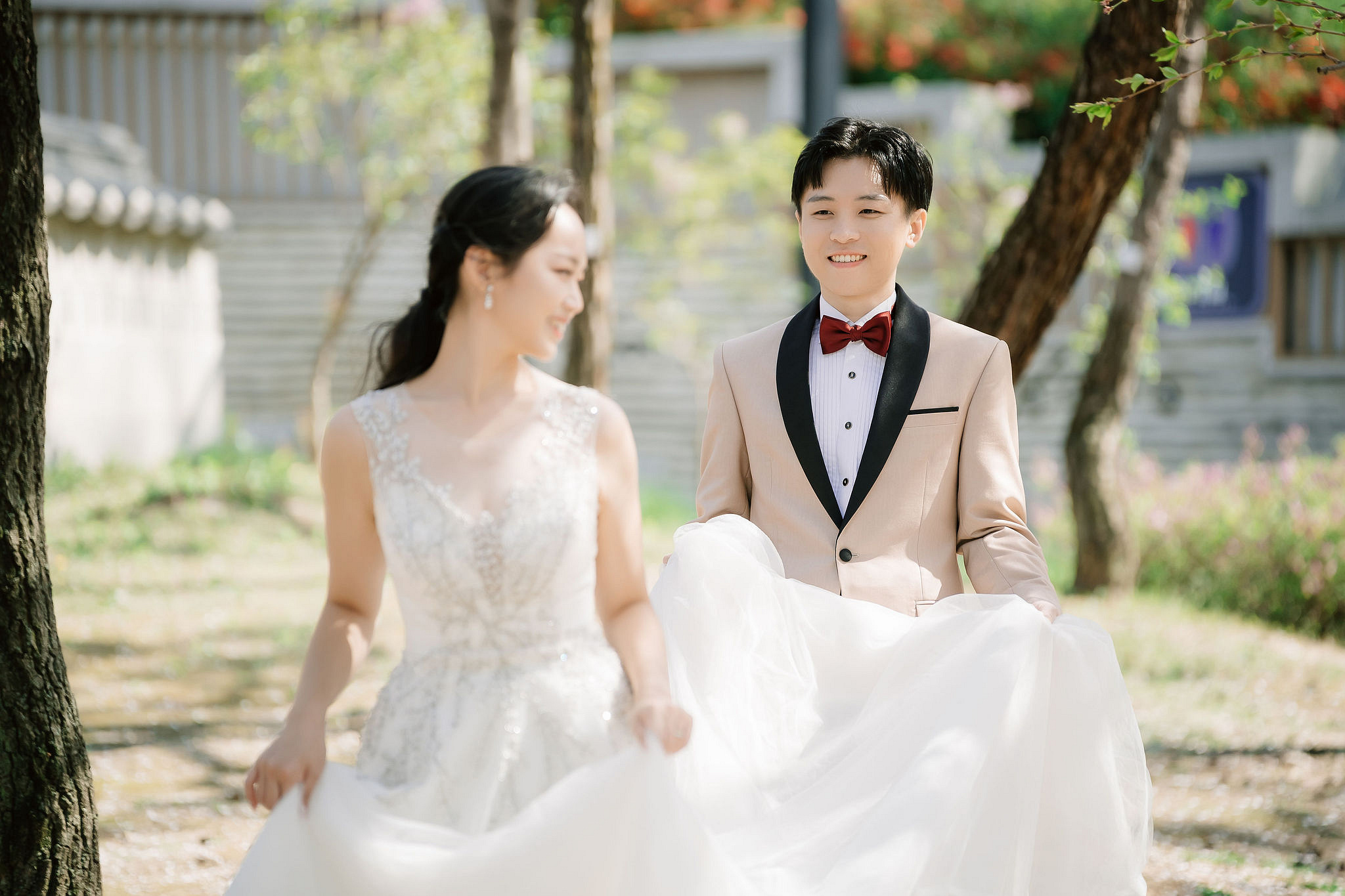 Seoul Pre-Wedding Photoshoot | Seoul Forest, Namsan Tower & Namsangol Hanok Village at Namsan Tower pre-wedding photo