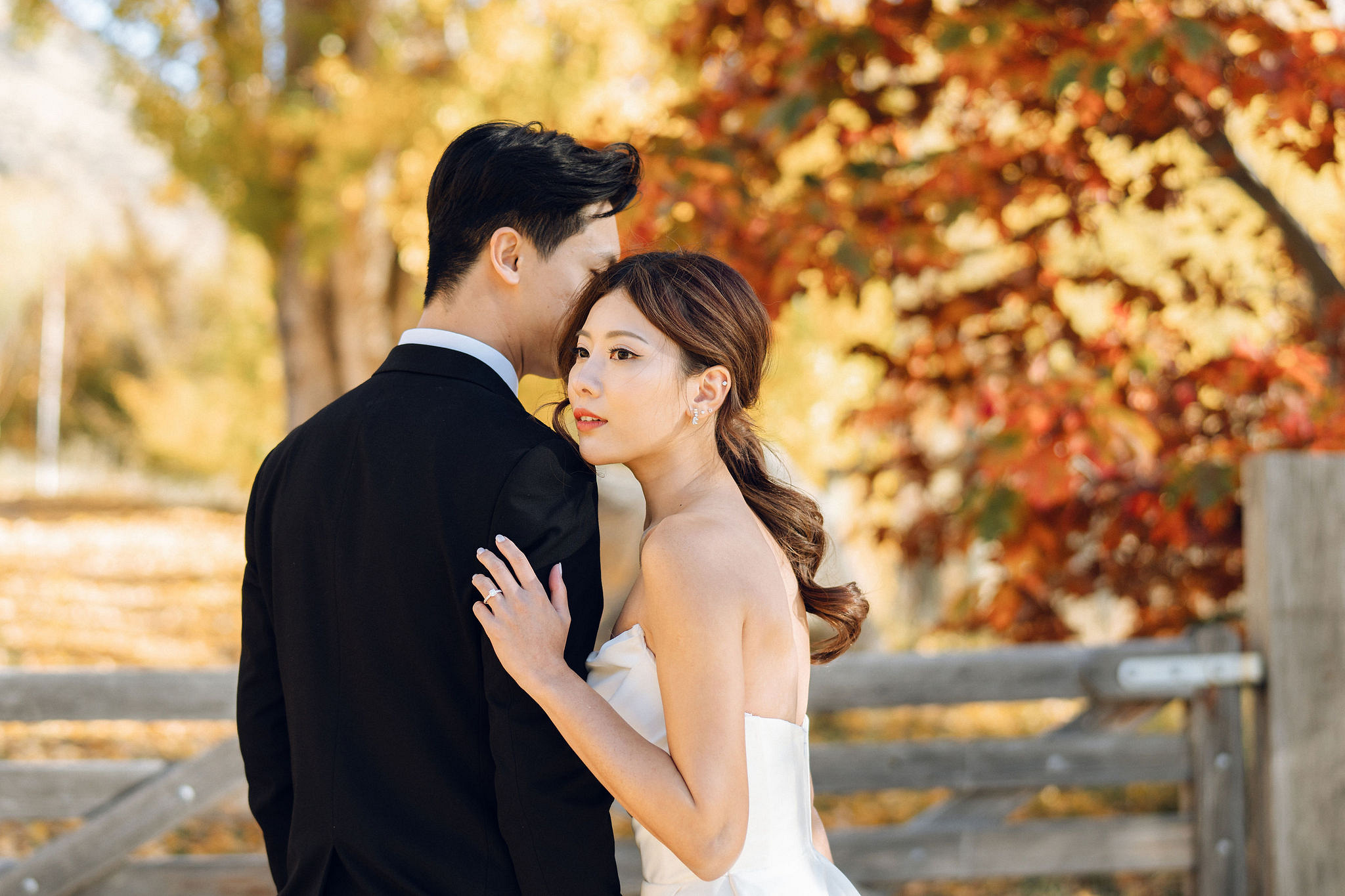 New Zealand Autumn Pre-Wedding Photoshoot Twin Peak Skippers Canyon Alpaca Farm Hilltop Cardrona Night Shoot Kombi Van at Cardrona pre-wedding photo
