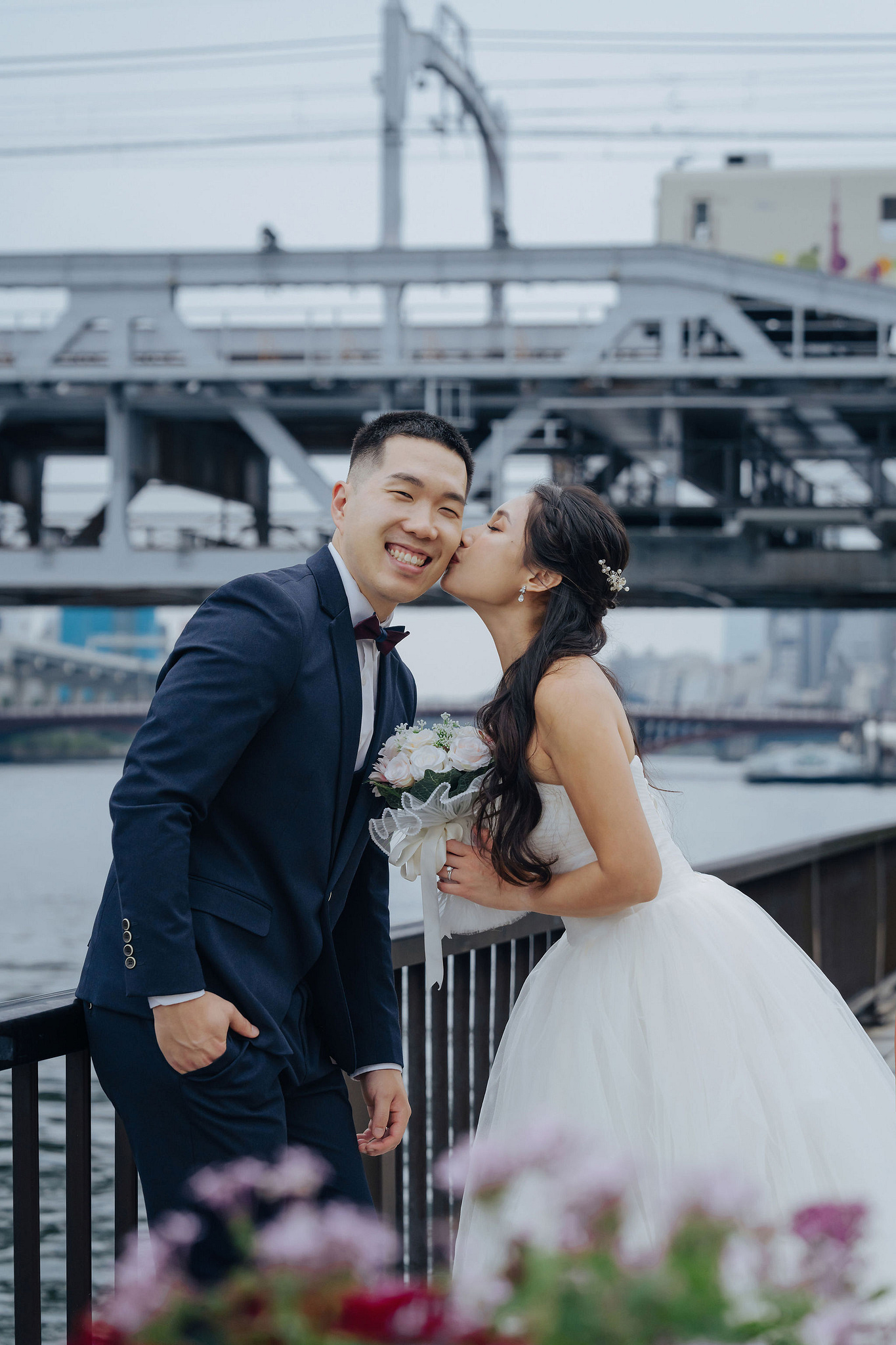 Tokyo Pre-Wedding Photoshoot | Tokyo Shrine, Tokyo Riverfront & Shinjuku at Tokyo Riverfront pre-wedding photo