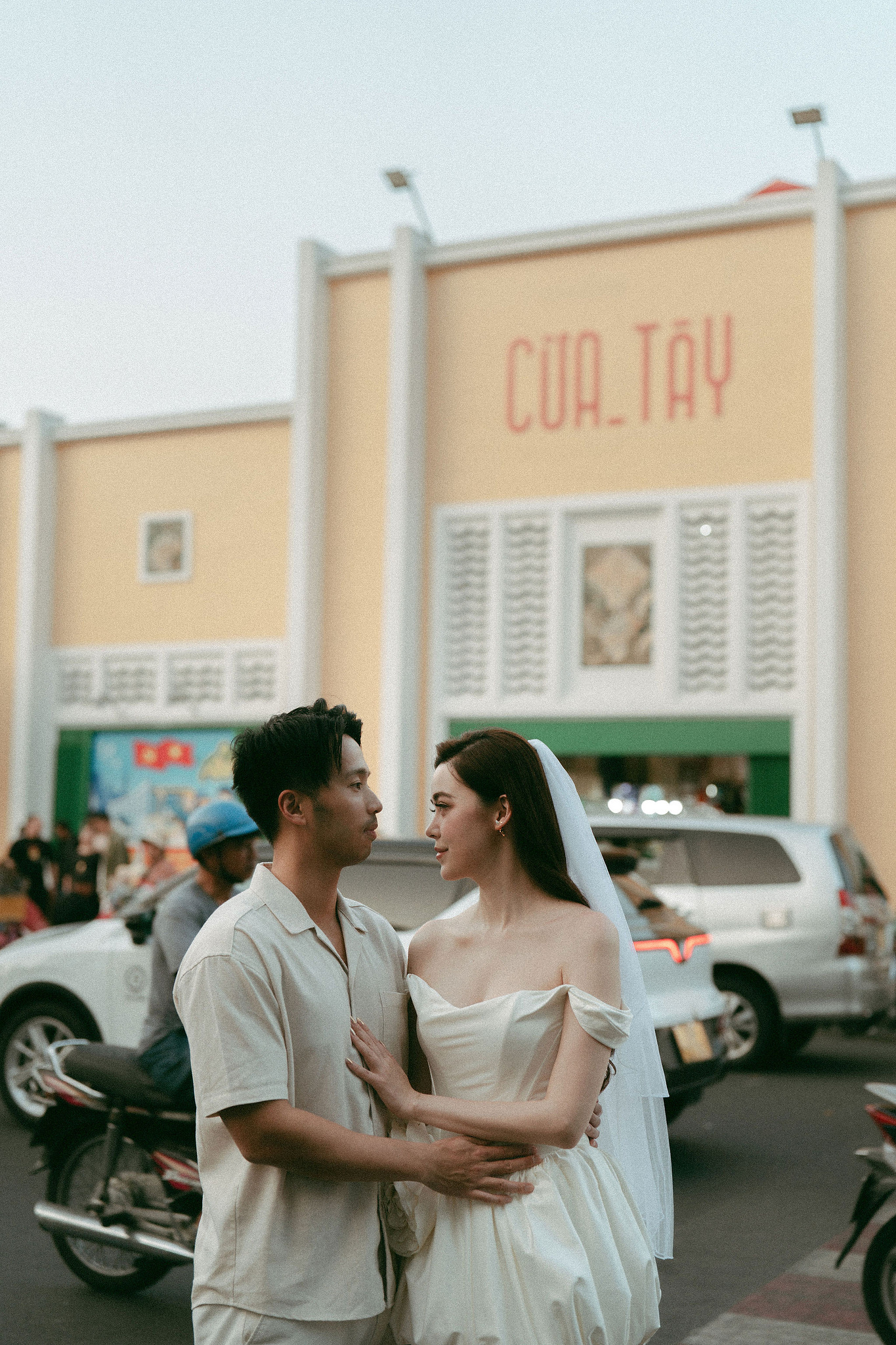 Ho Chi Minh Vietnam Pre-Wedding Photoshoot | European Film Studio, Market Streets & Saigon Bridge at Local Market pre-wedding photo