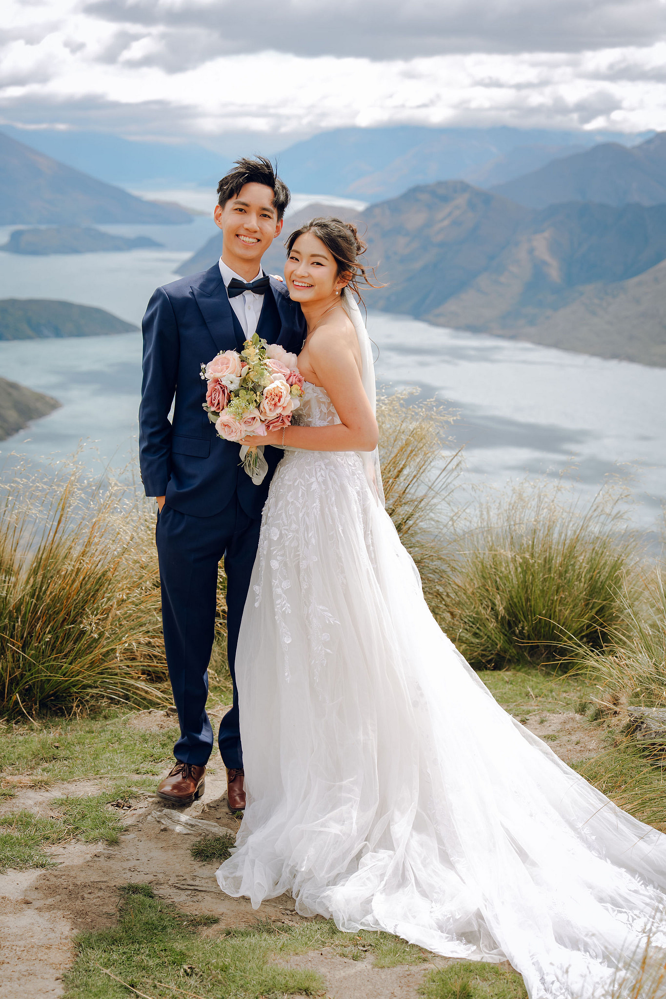 New Zealand Pre-Wedding Photoshoot | Coromandel Peak, Queenstown Highway & Alpaca Farm at Coromandel Peak pre-wedding photo