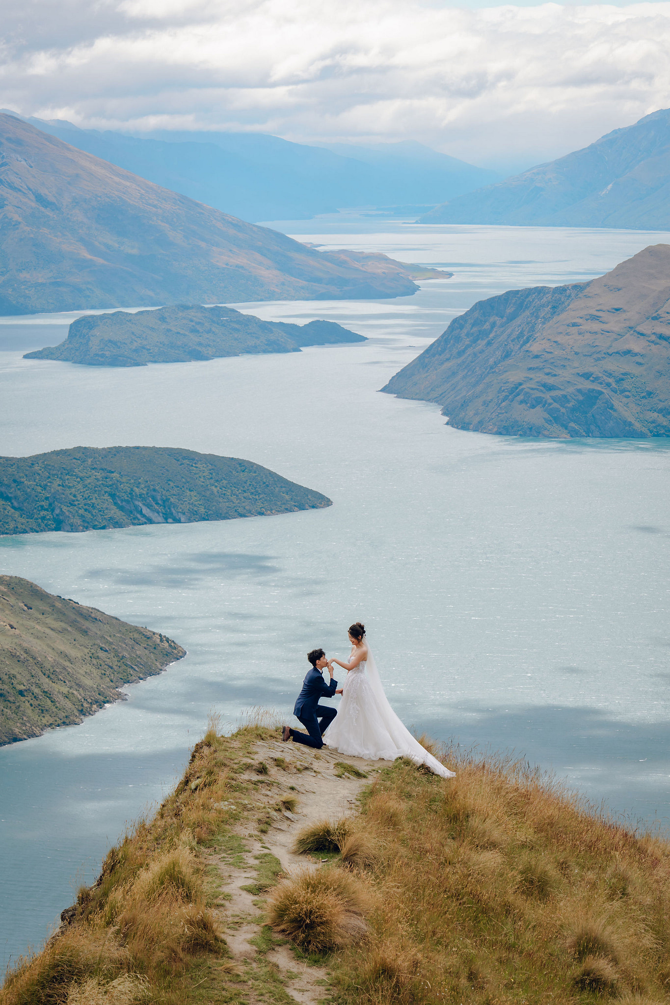 New Zealand Pre-Wedding Photoshoot | Coromandel Peak, Queenstown Highway & Alpaca Farm at Coromandel Peak pre-wedding photo