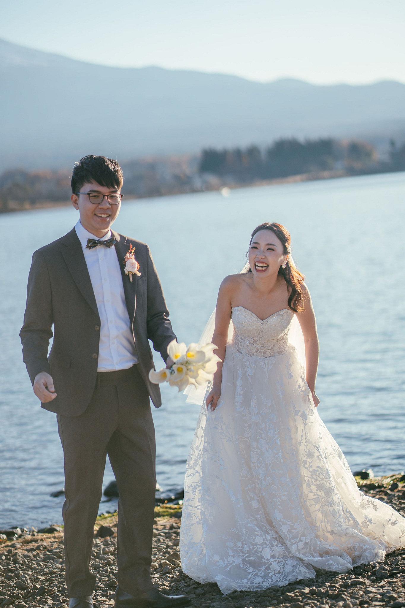 Tokyo & Mt Fuji Pre-Wedding Photoshoot | Asakusa Temple, Maple Corridor, Susuki Fields & Lake Kawaguchiko at Lake Kawaguchiko pre-wedding photo