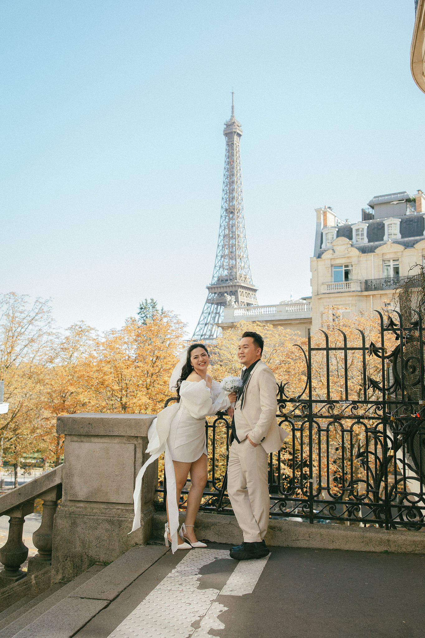 Paris Autumn Pre-Wedding Photoshoot | Avenue de Camoëns, Tuileries Garden, Louvre, Pont Alexandre III & Bir-Hakeim Bridge at Avenue de Camoëns pre-wedding photo