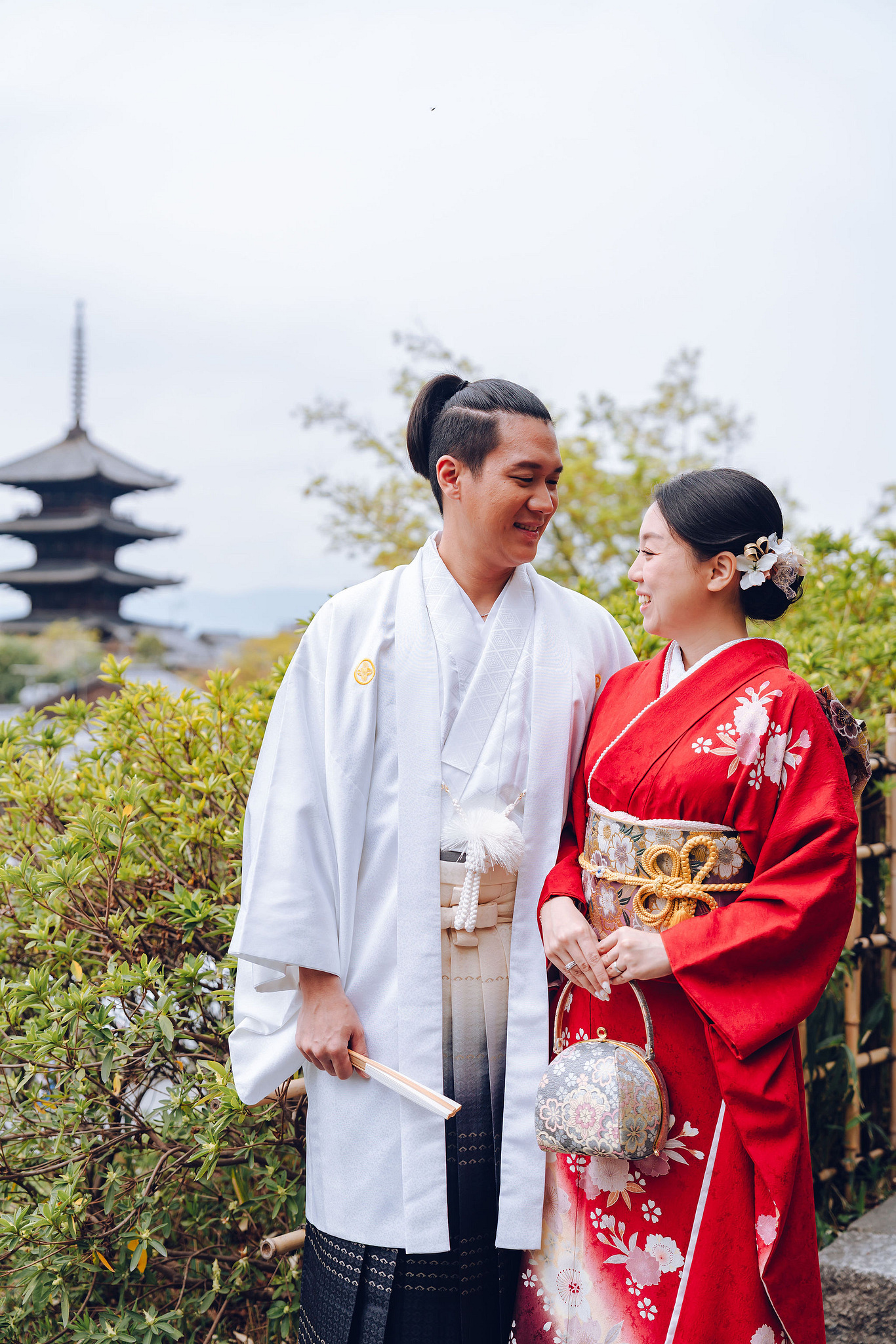 Kyoto Pre-Wedding Photoshoot | Historic Higashiyama Streets, Keage Incline & Nara Park at Higashiyama & Yasaka Pagoda pre-wedding photo