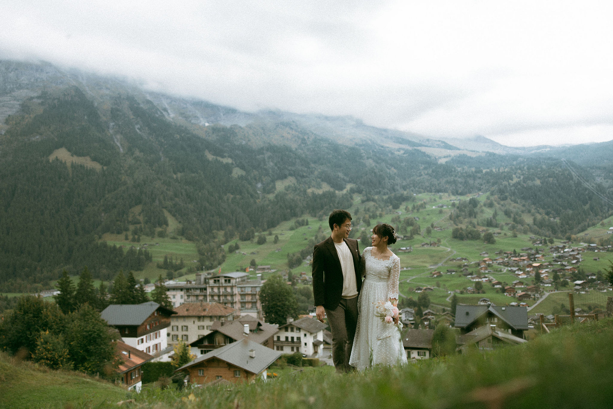 Switzerland Honeymoon Photoshoot Lucerne City Grindelwald First Cliff Lauterbrunnen Village at Lauterbrunnen pre-wedding photo