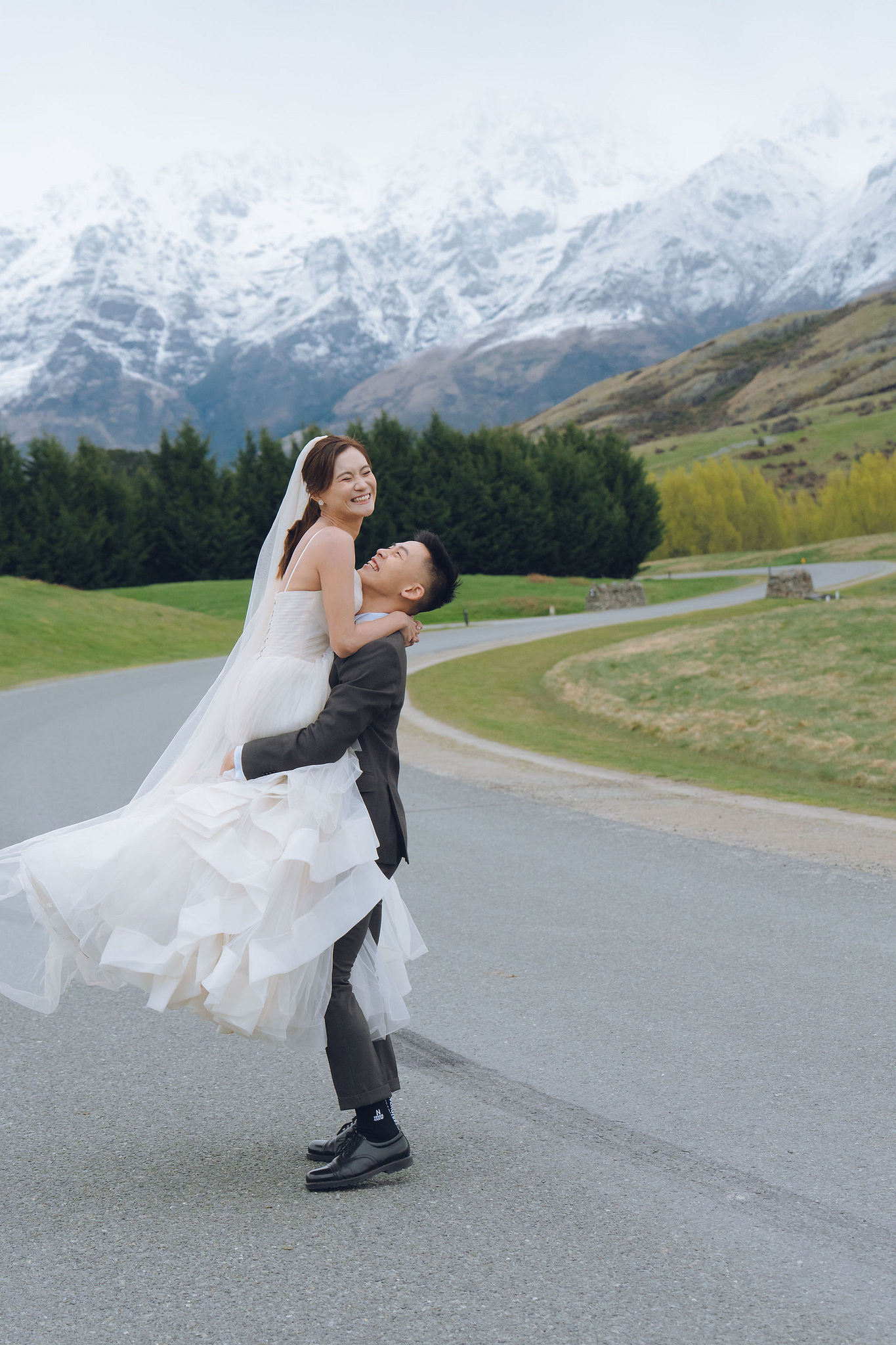 New Zealand Pre-Wedding Photoshoot | Queenstown, Lake Wakatipu, Skippers Canyon & Arrowtown at Queenstown Highway pre-wedding photo
