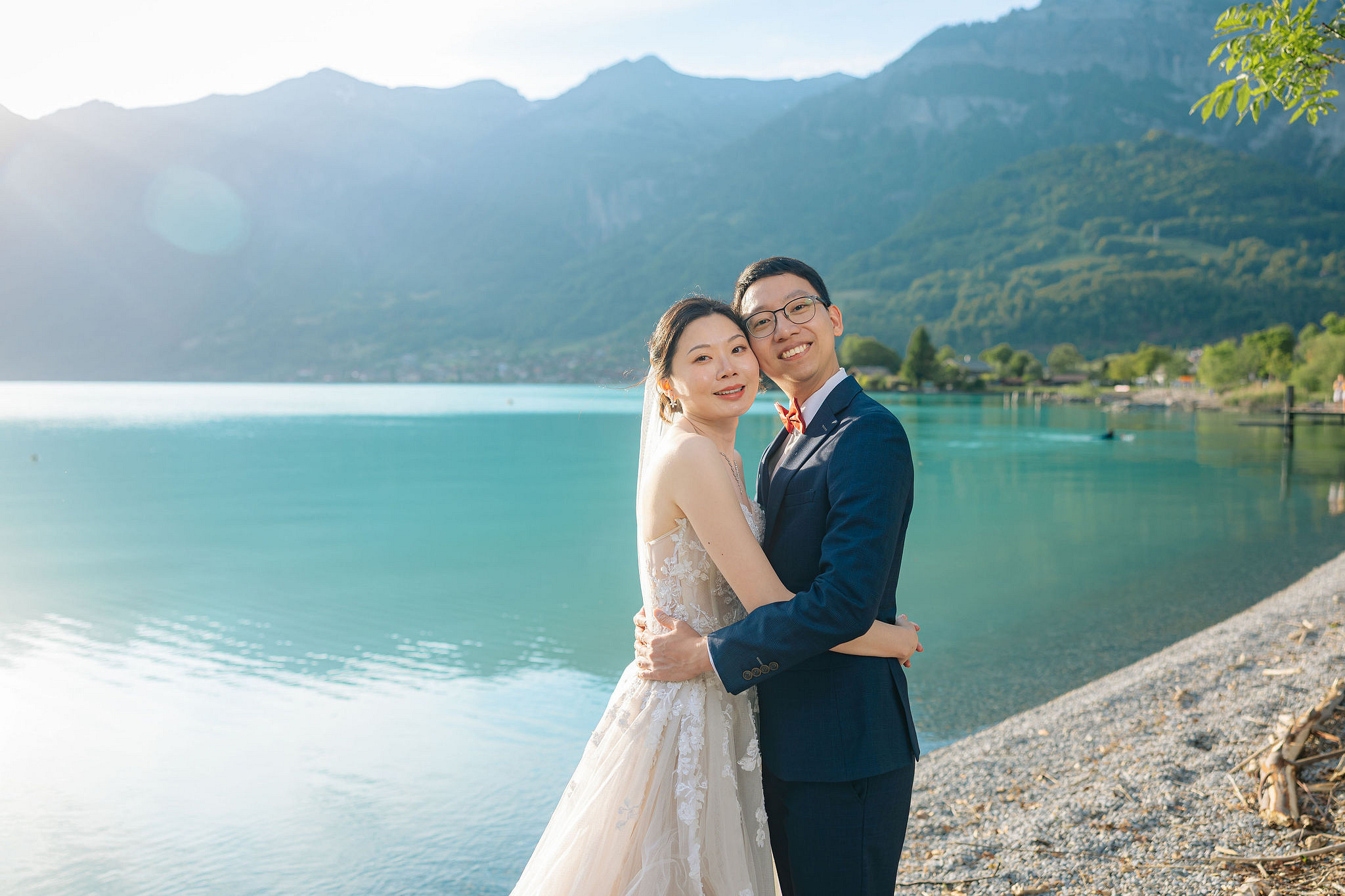 Switzerland Pre-Wedding Photoshoot | Grindelwald First & Grindelwald Village & Lake Brienz at Lake Brienz pre-wedding photo