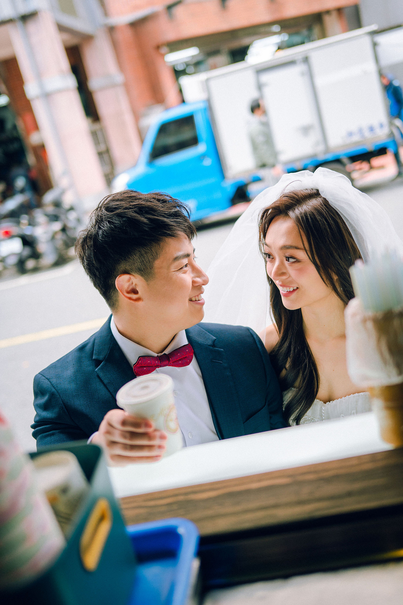 Taiwan Pre-Wedding Photoshoot | Dadaocheng, Nanjing Road & Huaxi Street at Dadaocheng pre-wedding photo