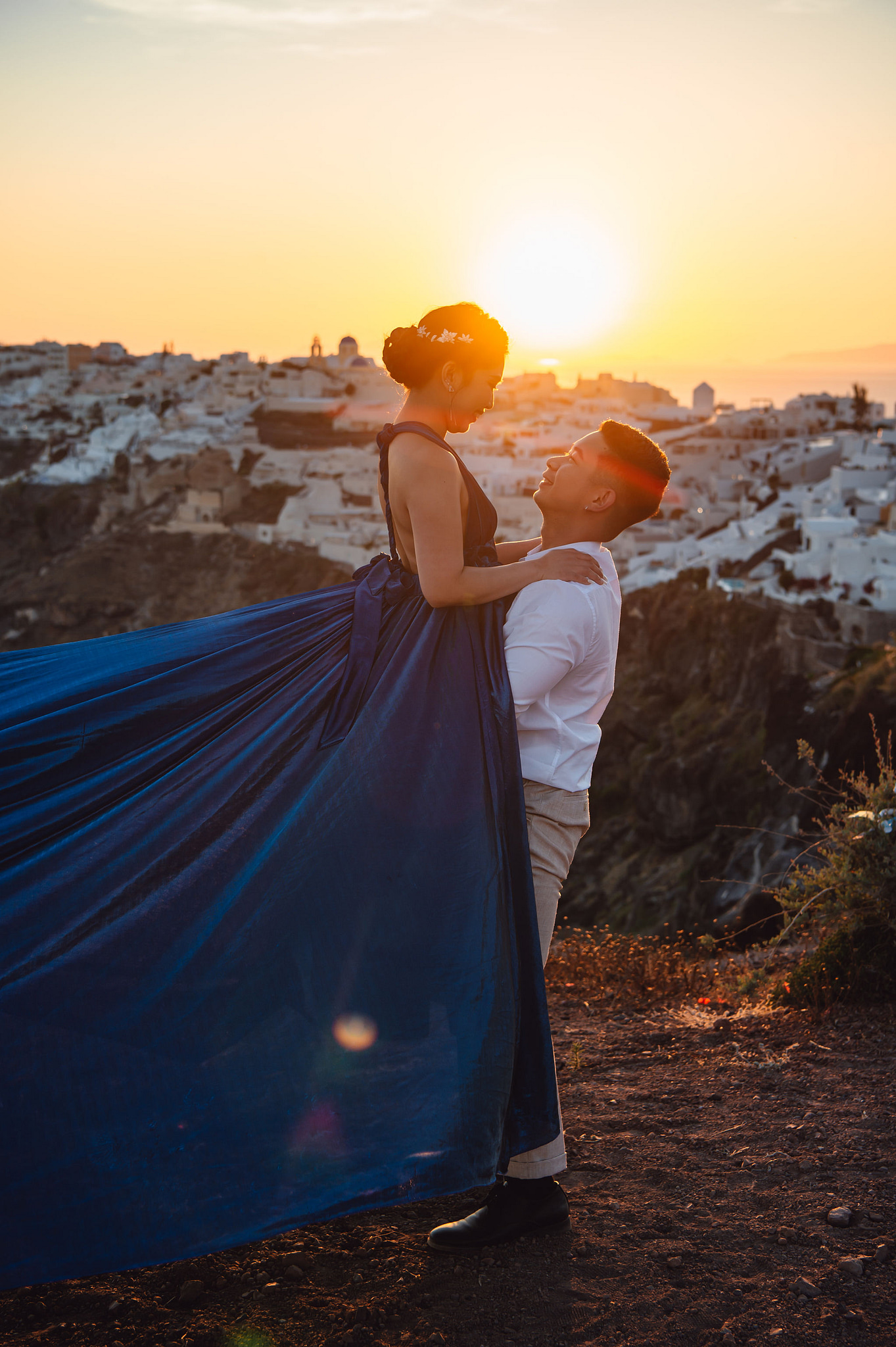 Santorini Pre-Wedding Photoshoot | Imerovigli, Firostefani & Finikia at Finikia pre-wedding photo