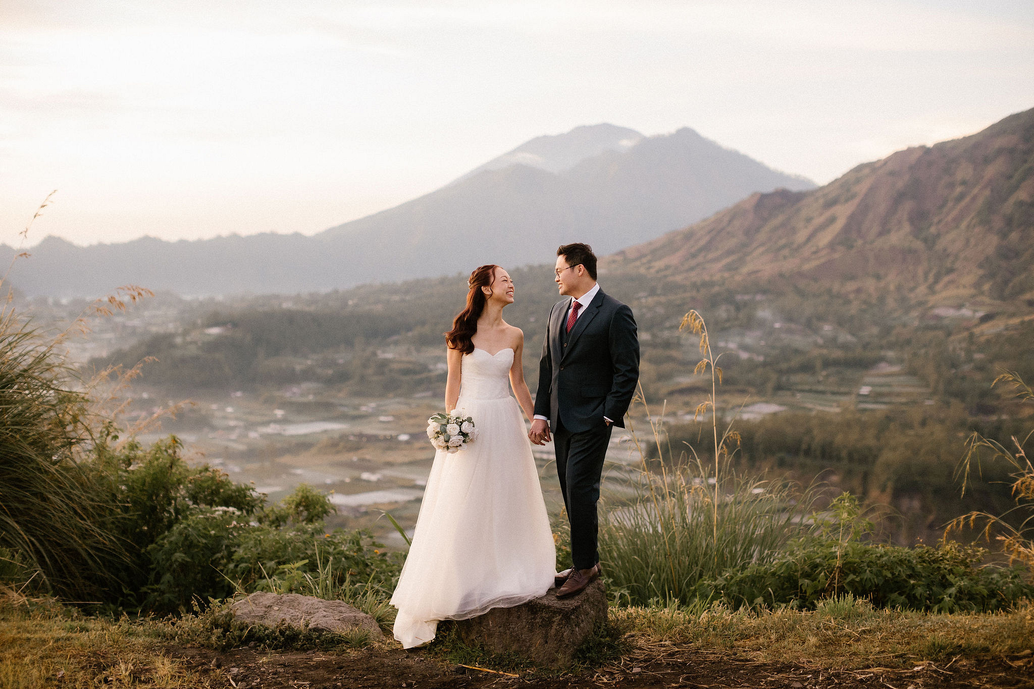 Bali Pre-Wedding Photoshoot | Pinggan Village, Lava Fields, Twin Cliff Valley & Beach at Pinggan Village   pre-wedding photo