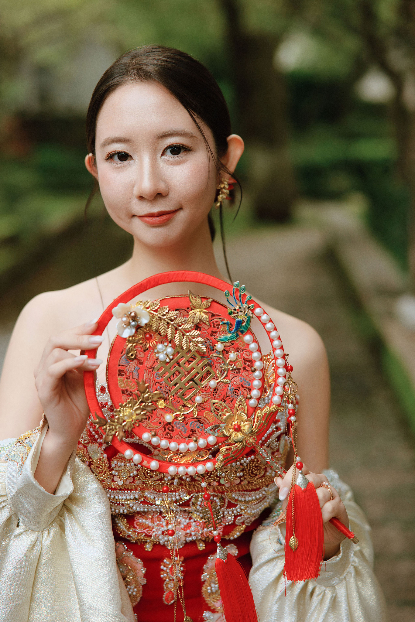 Lijiang, Yunnan Pre-Wedding Photoshoot | Spruce Meadow, Blue Moon Valley, Yulong Snow Mountain & Shuhe Ancient Town at Shuhe Ancient Town pre-wedding photo