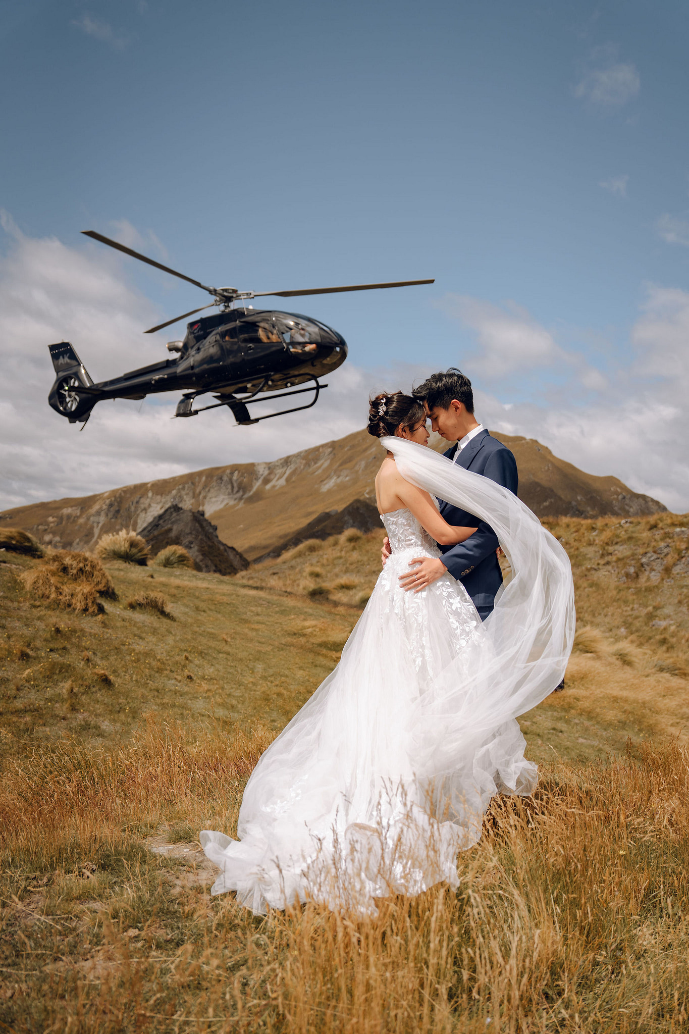 New Zealand Pre-Wedding Photoshoot | Coromandel Peak, Queenstown Highway & Alpaca Farm at Coromandel Peak pre-wedding photo
