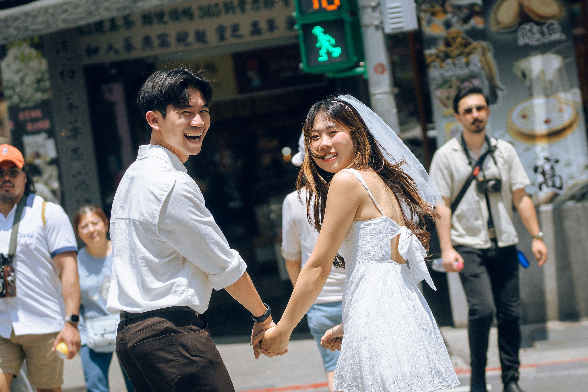 Taiwan Pre-Wedding Photoshoot | Dadaocheng & Children's Amusement Park at Da Dao Cheng pre-wedding photo