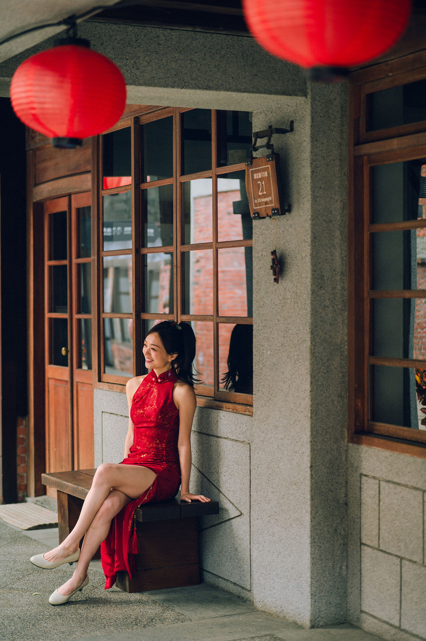 Taiwan Pre-Wedding Photoshoot | Dadaocheng, Nanjing Road & Huaxi Street at Nanjing Road pre-wedding photo