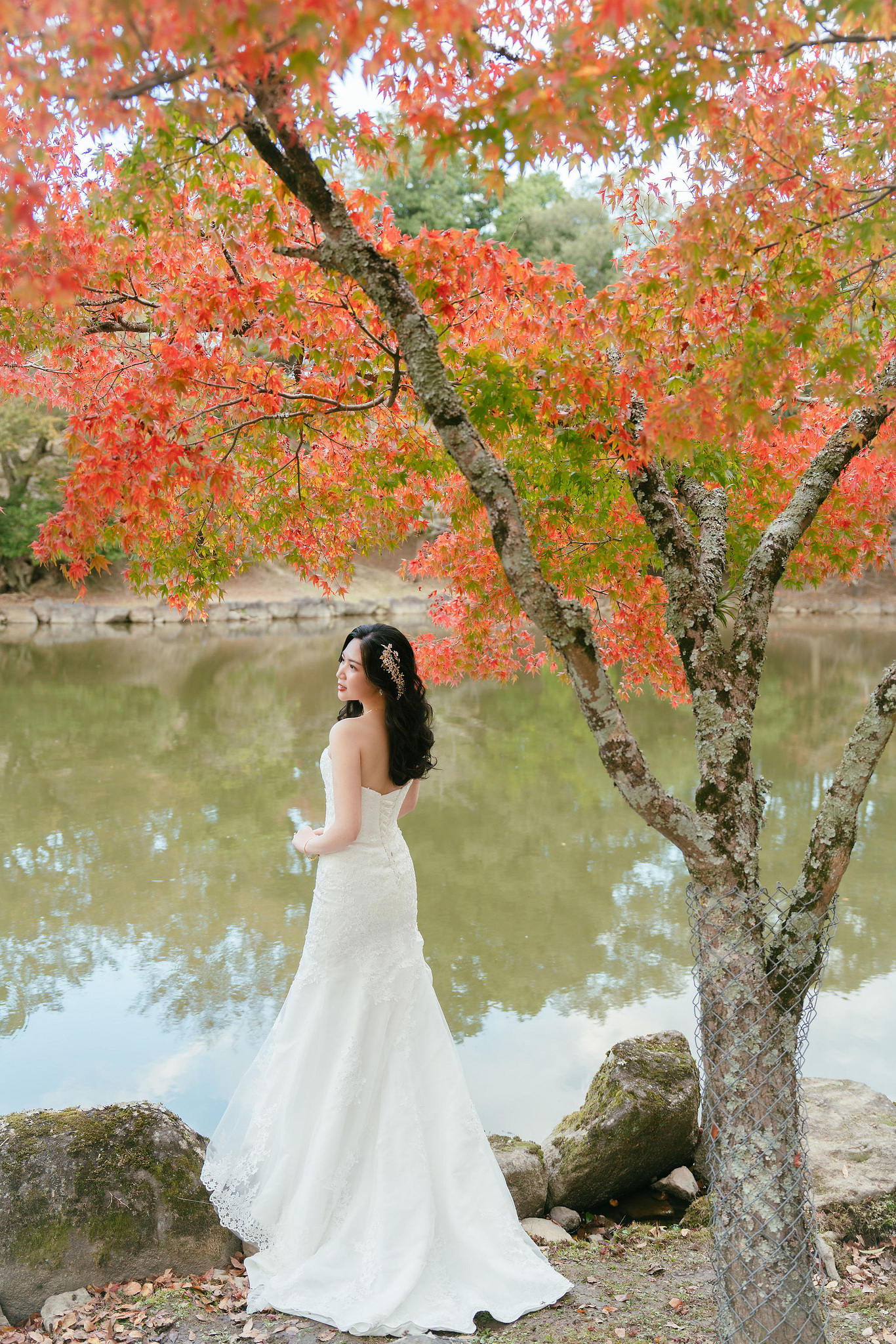 Kyoto Pre-Wedding Photoshoot | Gion Streets & Fushimi Inari Shrine & Nara Park at Nara Park & Mount Wakakusa pre-wedding photo