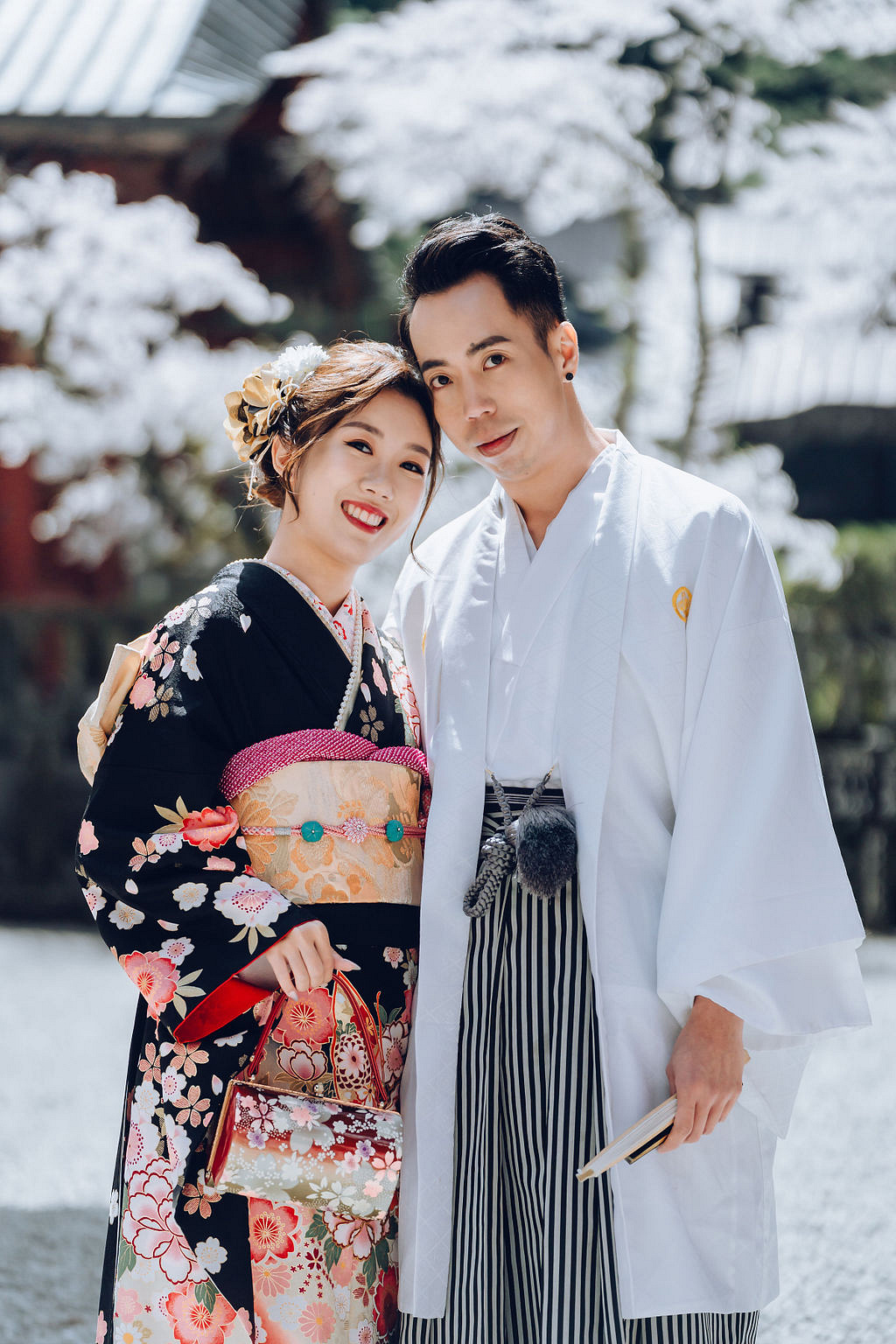 Tokyo & Mt Fuji Pre-Wedding Photoshoot | Mt Fuji Shrine, Chureito Pagoda & Lake Kawaguchiko at Mt Fuji Shrine pre-wedding photo