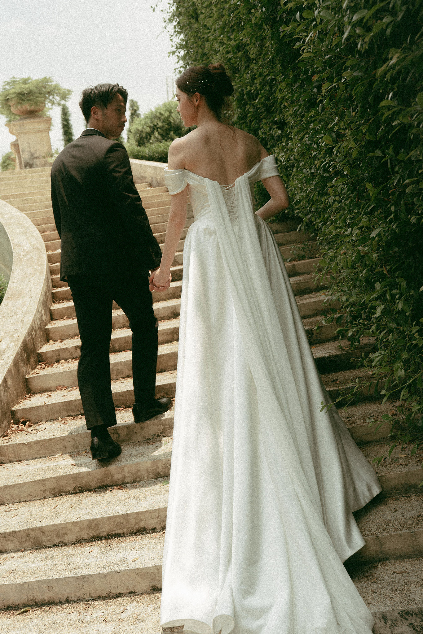 Ho Chi Minh Vietnam Pre-Wedding Photoshoot | European Film Studio, Market Streets & Saigon Bridge at Jardin de Rom pre-wedding photo