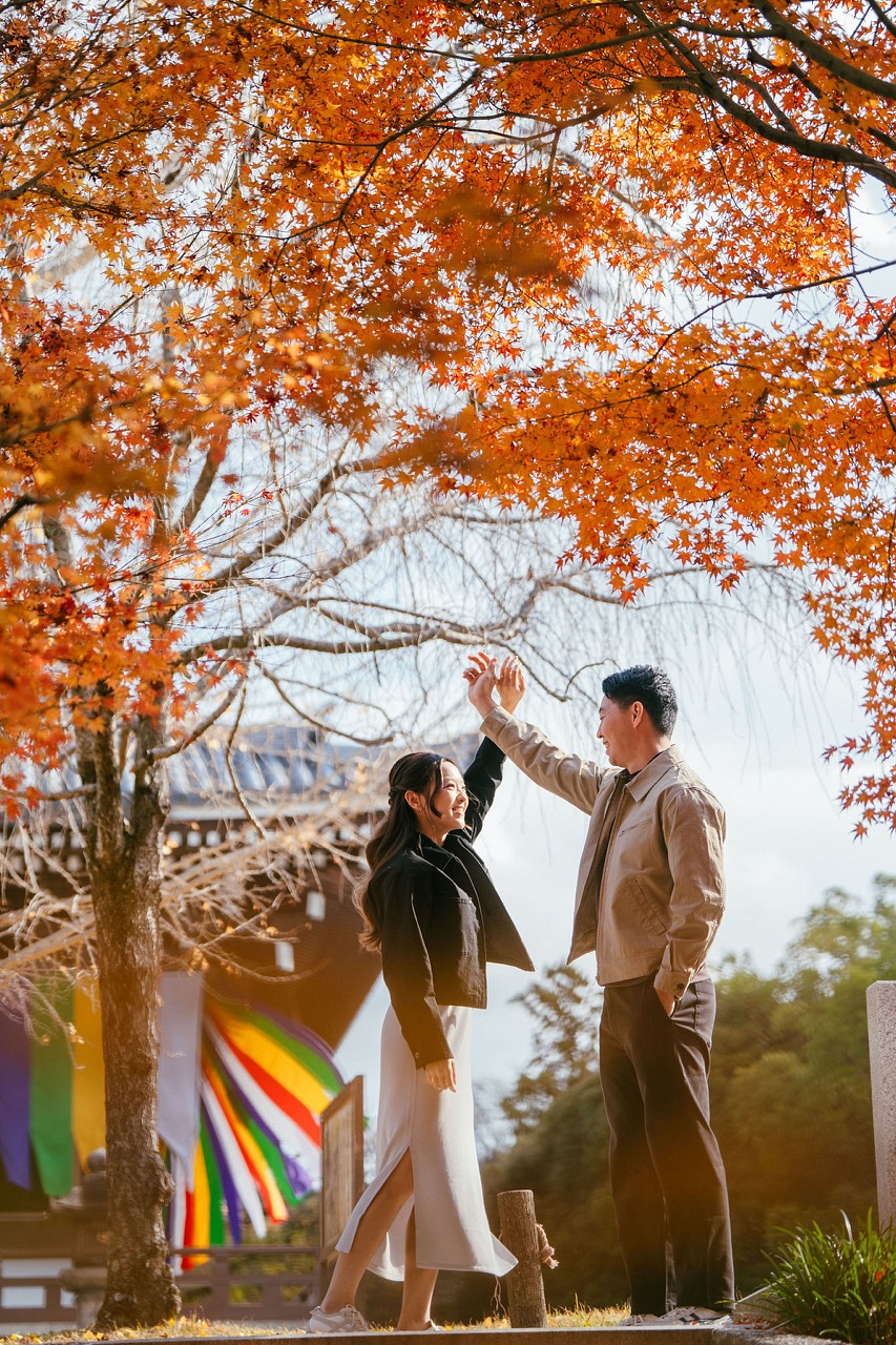 Kyoto Pre-Wedding Photoshoot | Ninenzaka, Nara Deer Park & Mt. Wakakusa at Ninenzaka pre-wedding photo