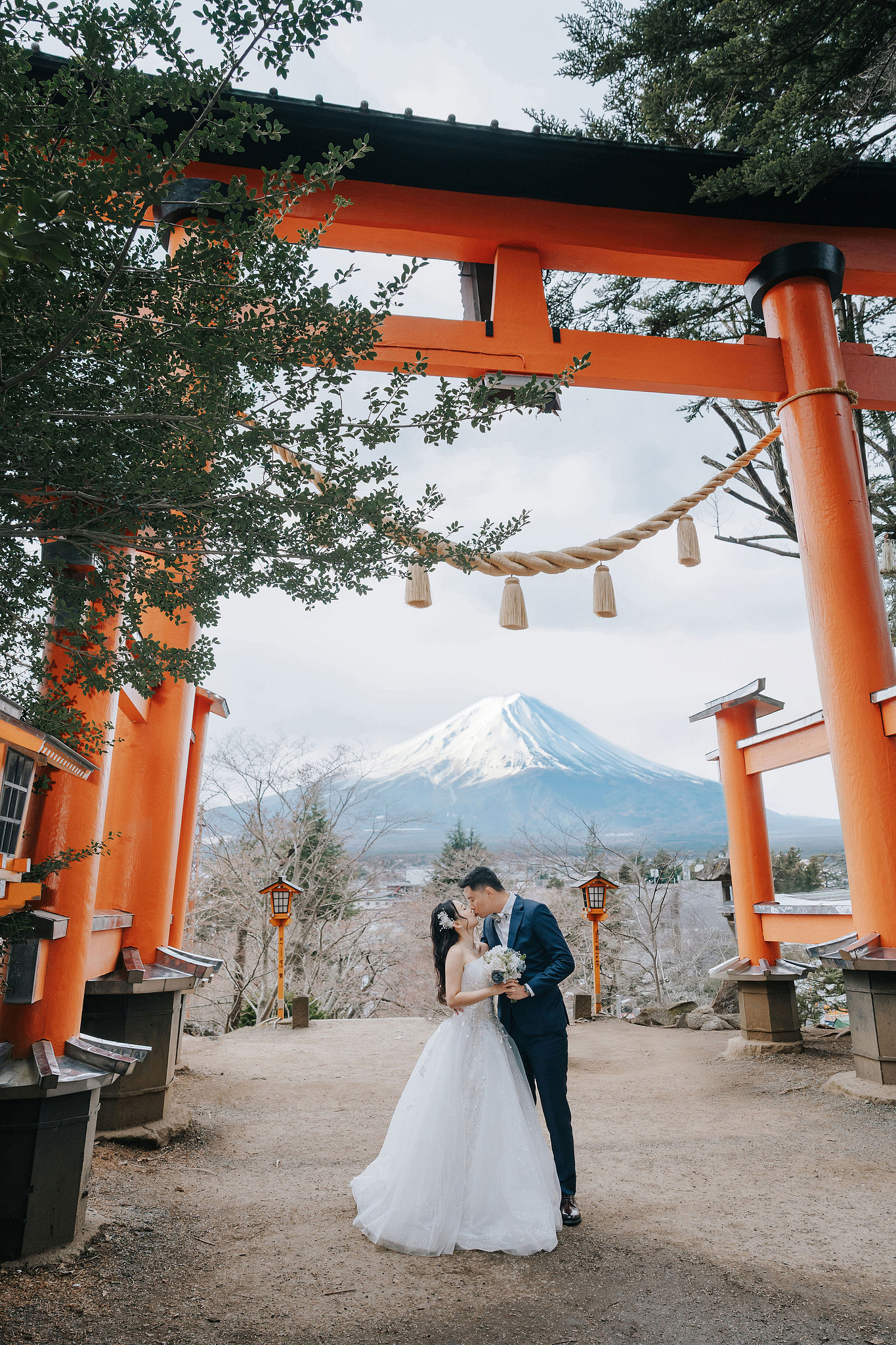 Tokyo & Mt Fuji Pre-Wedding Photoshoot | Tokyo Shrine, Chureito Pagoda & Lake Kawaguchiko at Chureito Pagoda pre-wedding photo