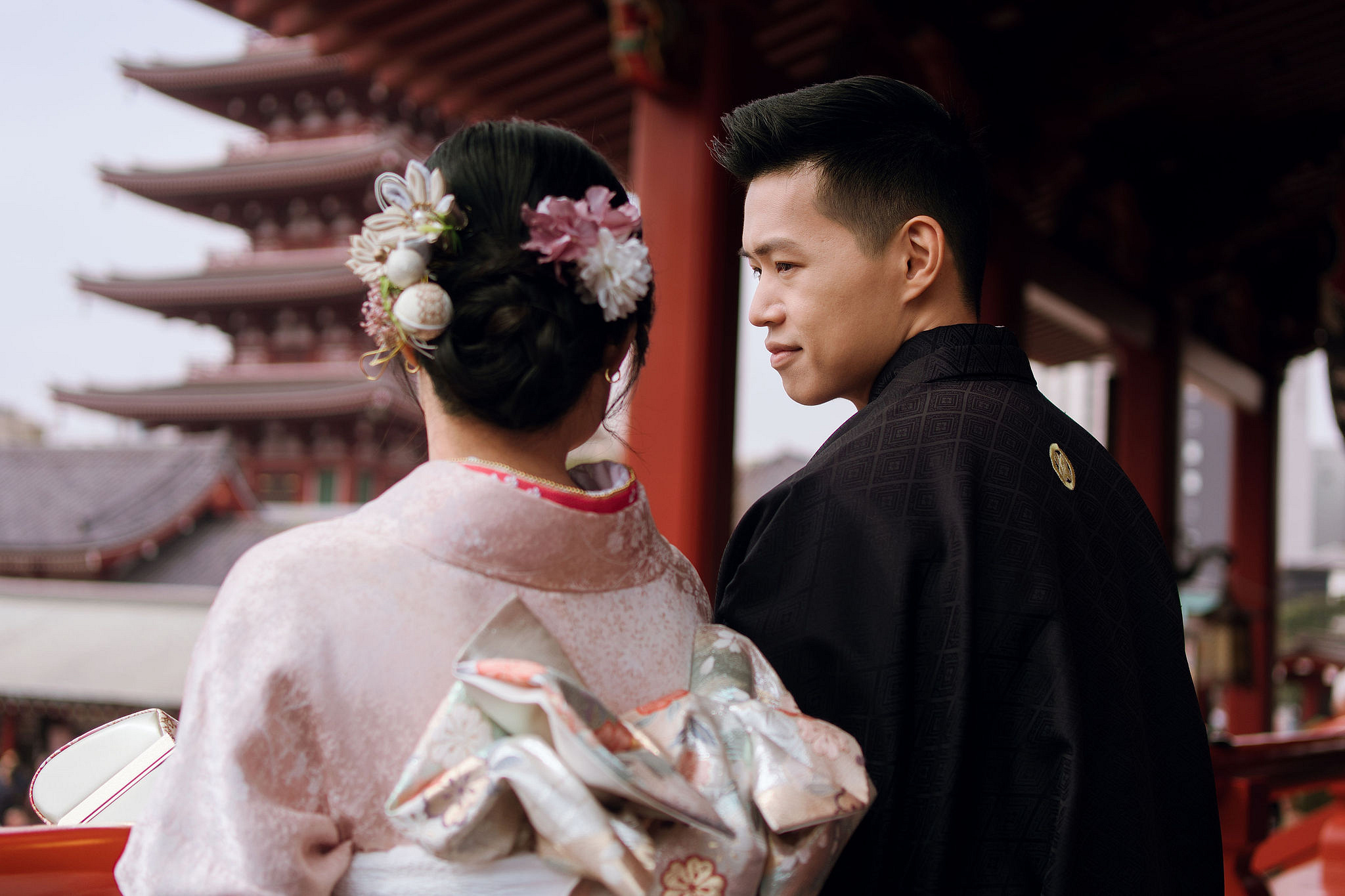Tokyo & Mt Fuji Pre-Wedding Photoshoot | Senso-Ji Temple, Tokyo Park & Lake Kawaguchiko at Senso-Ji Temple pre-wedding photo
