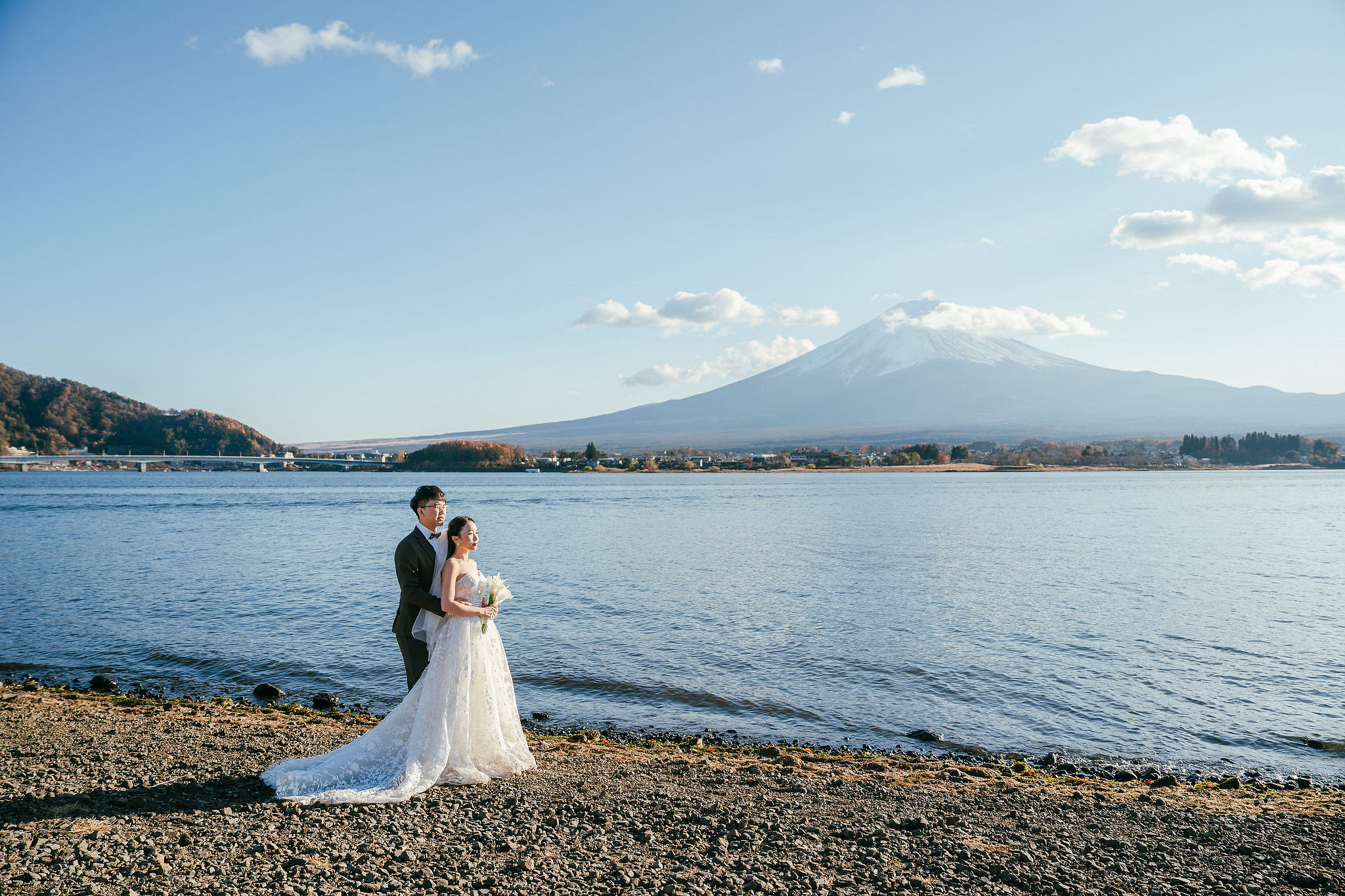 Tokyo & Mt Fuji Pre-Wedding Photoshoot | Asakusa Temple, Maple Corridor, Susuki Fields & Lake Kawaguchiko at Lake Kawaguchiko pre-wedding photo