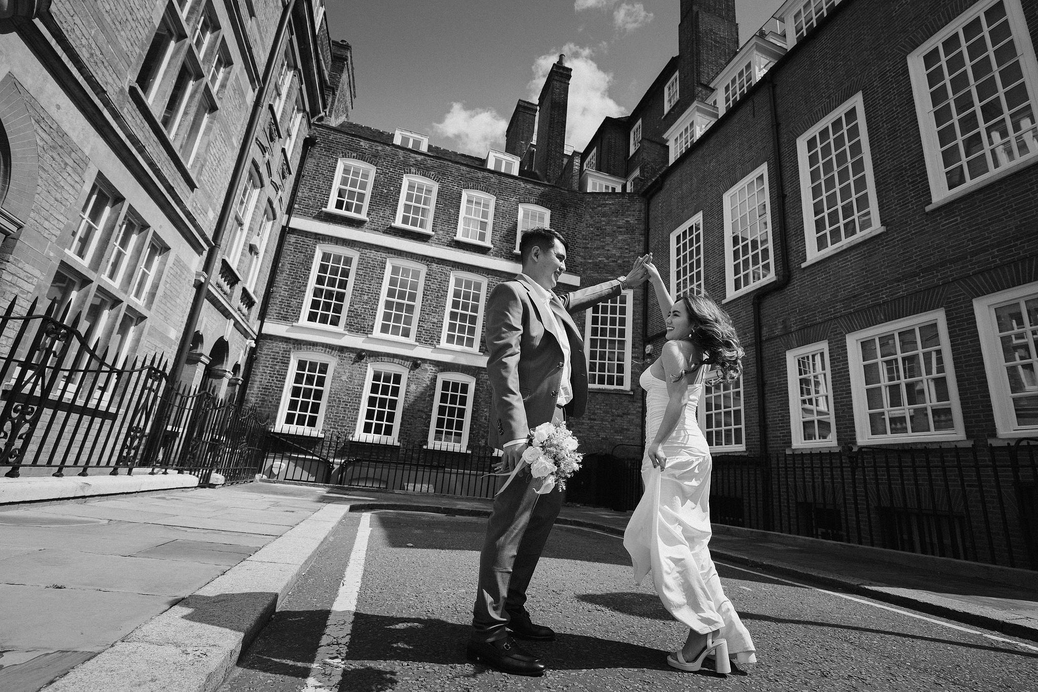 London Pre-Wedding Photoshoot | Westminster, St. Paul’s Cathedral & London Streets at London Streets pre-wedding photo