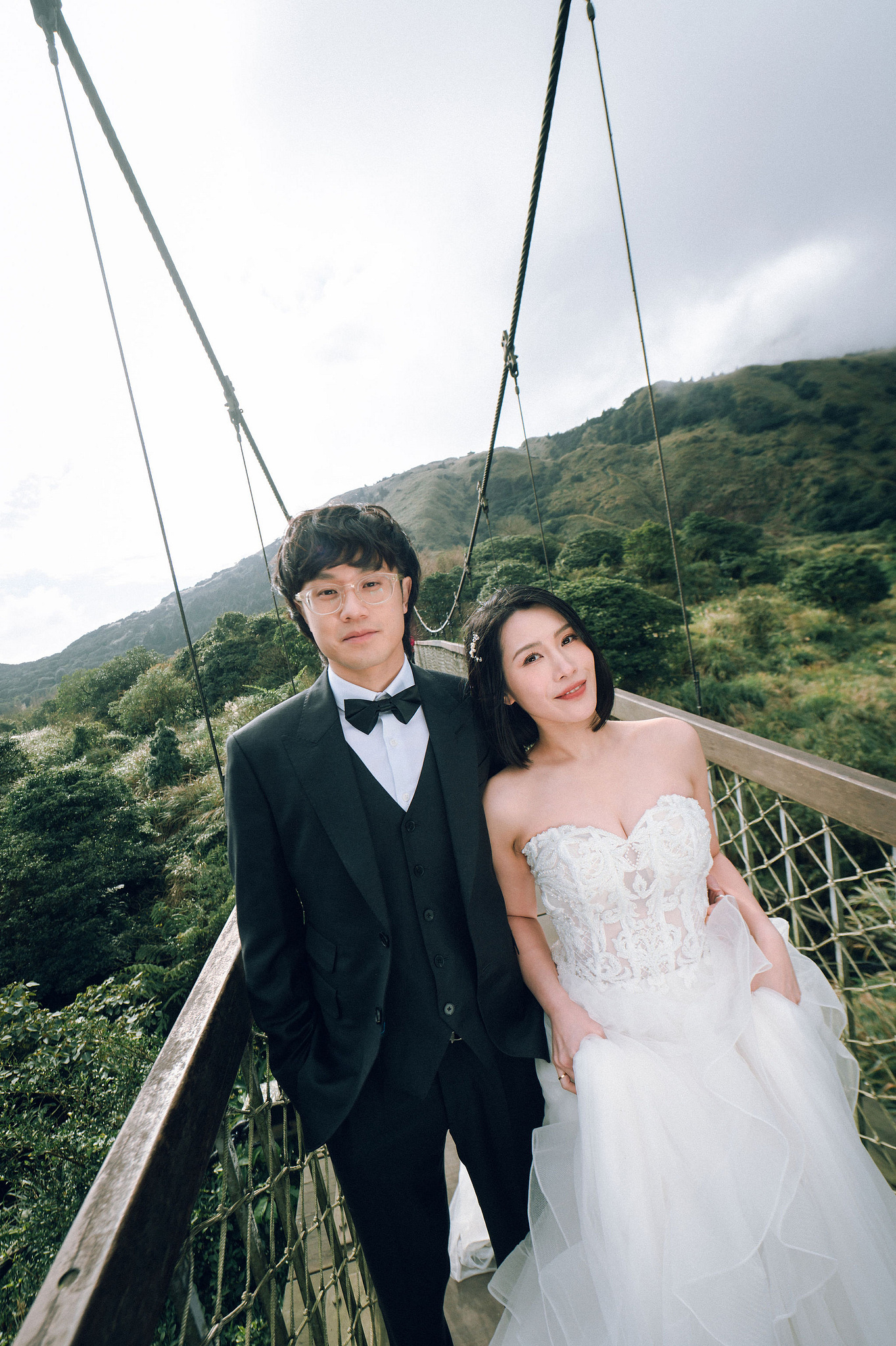 Taiwan Pre-Wedding Photoshoot | Ximending, Lengshuikeng & Jiufen at Leng Shui Keng pre-wedding photo