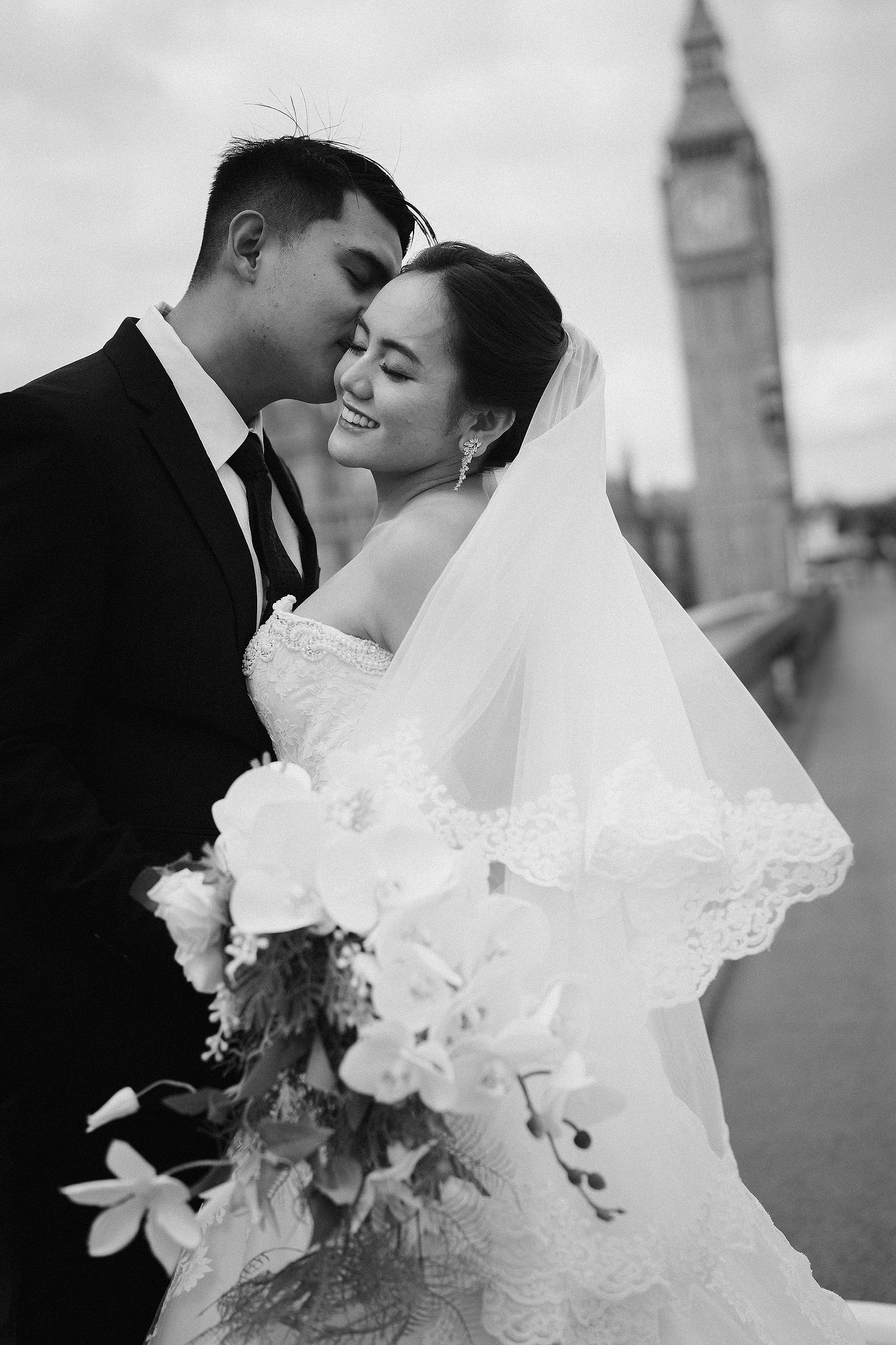 London Pre-Wedding Photoshoot | Westminster, St. Paul’s Cathedral & London Streets at Westminster pre-wedding photo