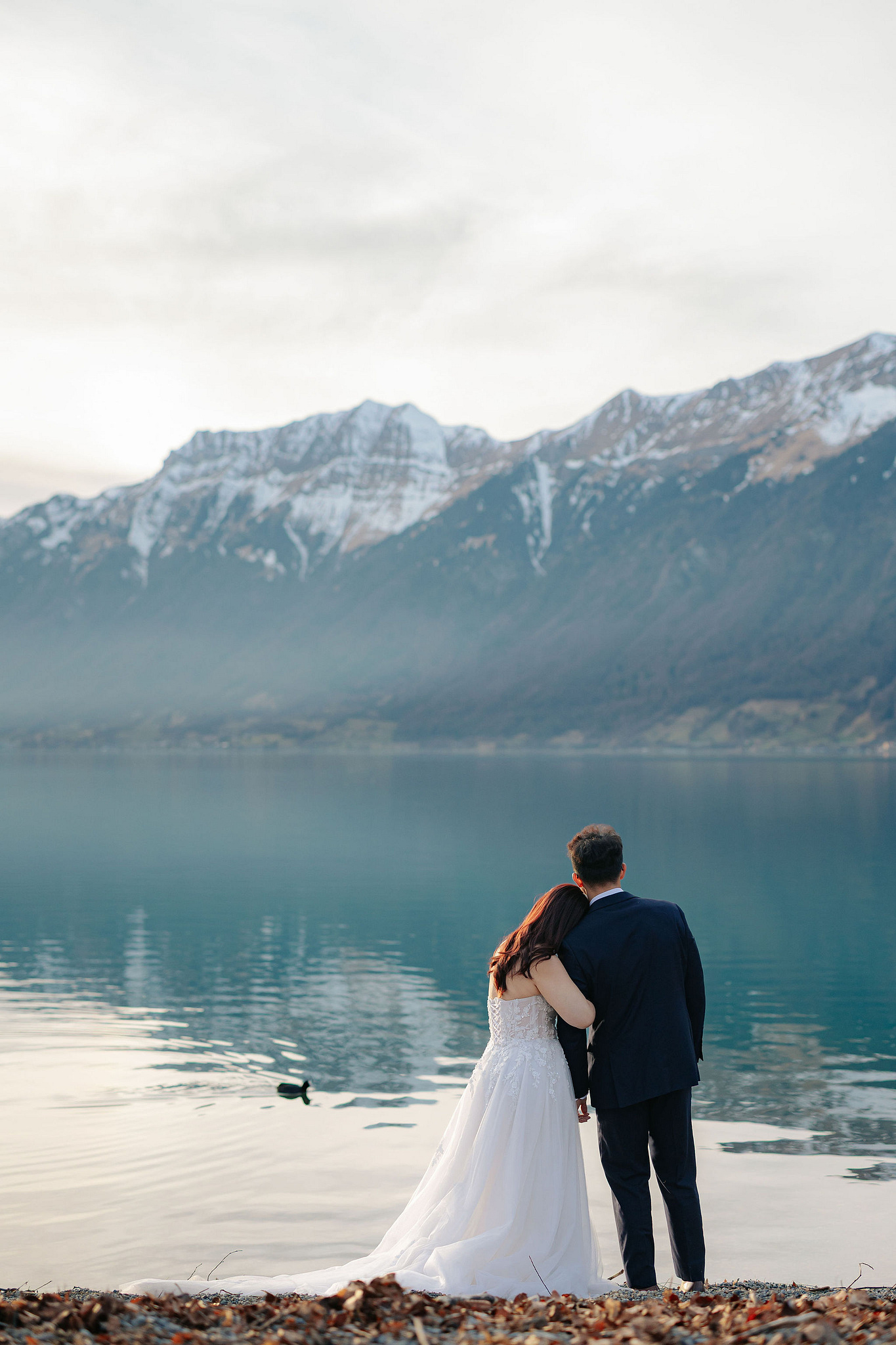 Switzerland Pre-Wedding Photoshoot | Lauterbrunnen, Grindelwald First & Lake Brienz at Lake Brienz pre-wedding photo