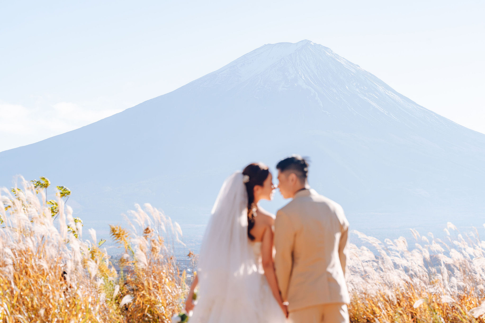 Tokyo & Mt Fuji Pre-Wedding Photoshoot | Maple Corridor, Lake Kawaguchiko & Shibuya Crossing at Lake Kawaguchiko pre-wedding photo