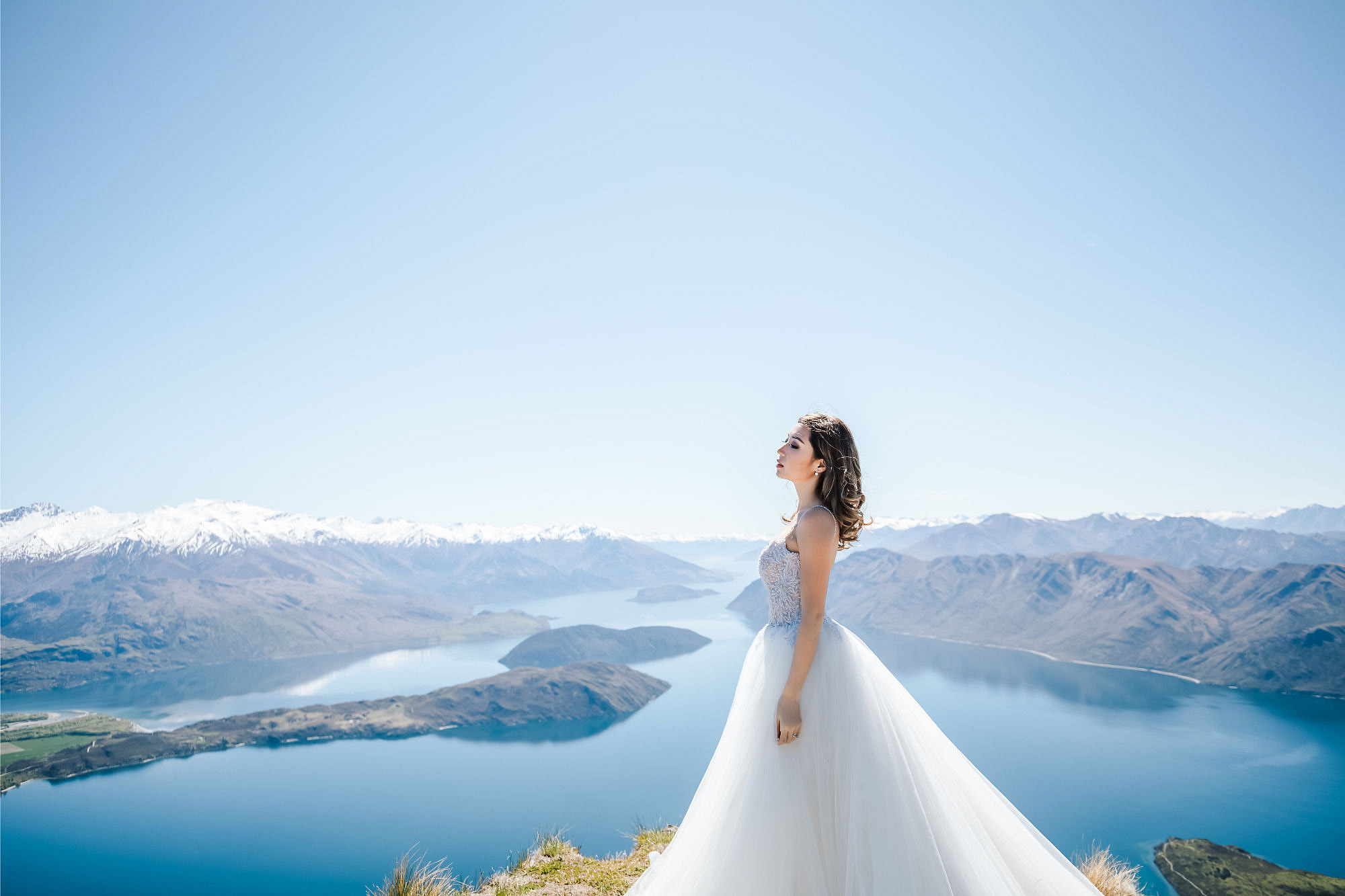 Kryz Uy And Slater Pre Wedding Photoshoot At Roy's Peak, Alpaca Farm And Arrowtown at Coromandel Peak pre-wedding photo