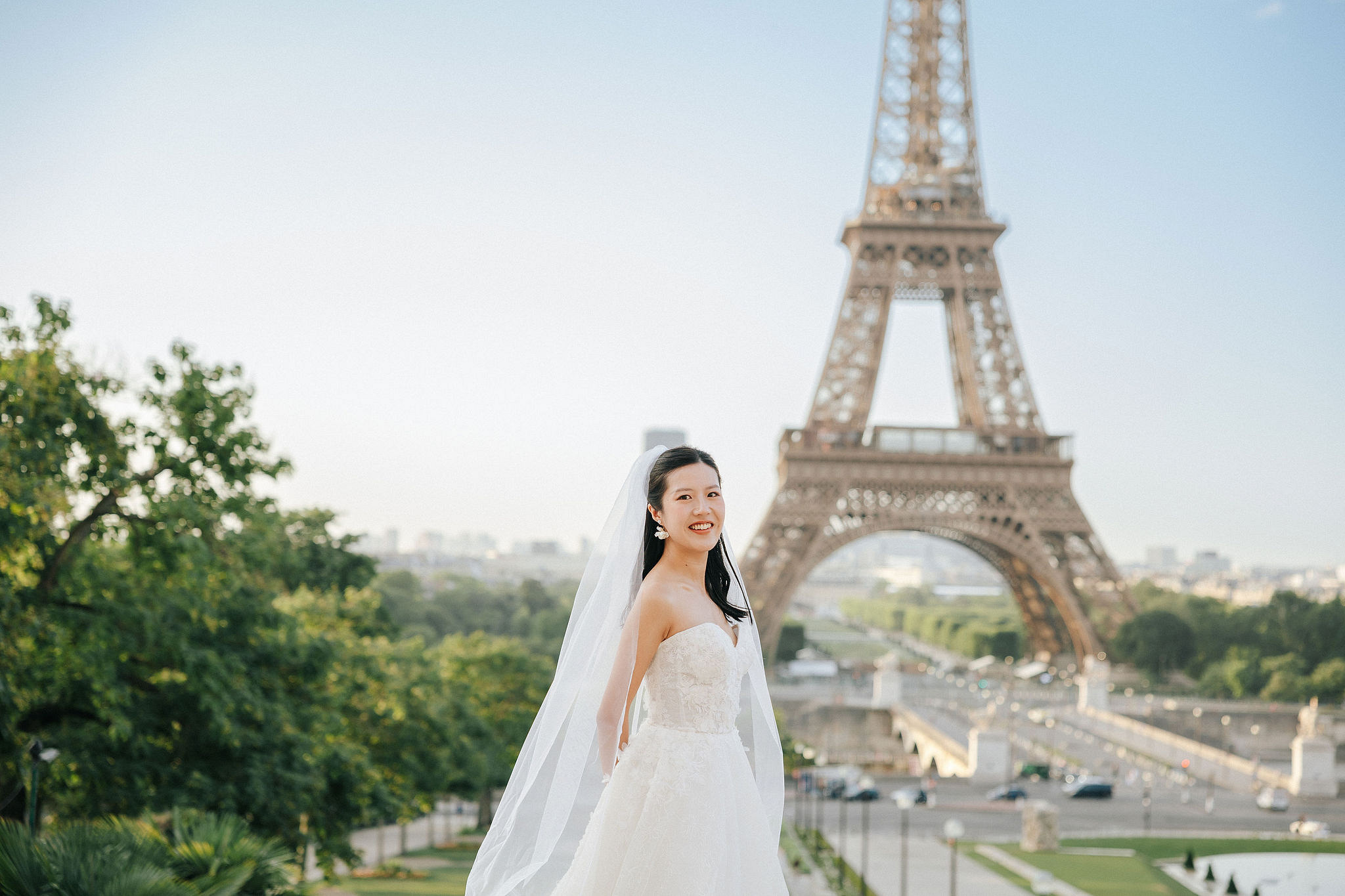 Paris Pre-Wedding Photoshoot | Place du Trocadéro, Bir-Hakeim Bridge & Parisian Streets at Place du Trocadéro pre-wedding photo