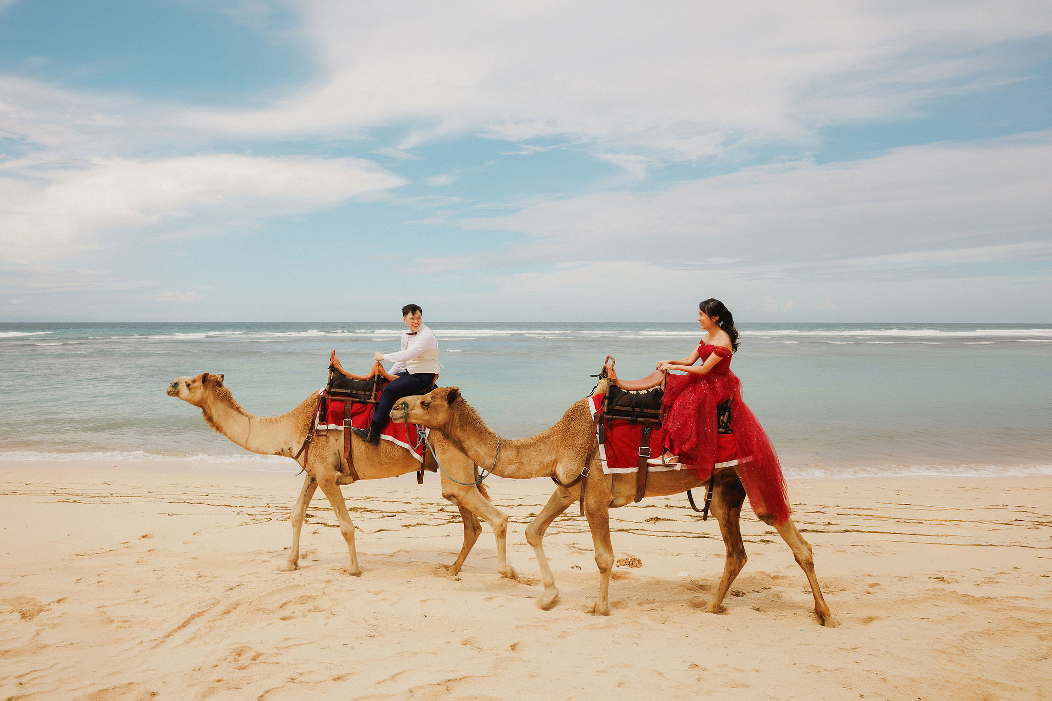 Bali Pre-Wedding Photoshoot | Pinggan Village, Sawangan Beach, Twin Cliff Valley & Malini Uluwatu at Sawangan Beach   pre-wedding photo