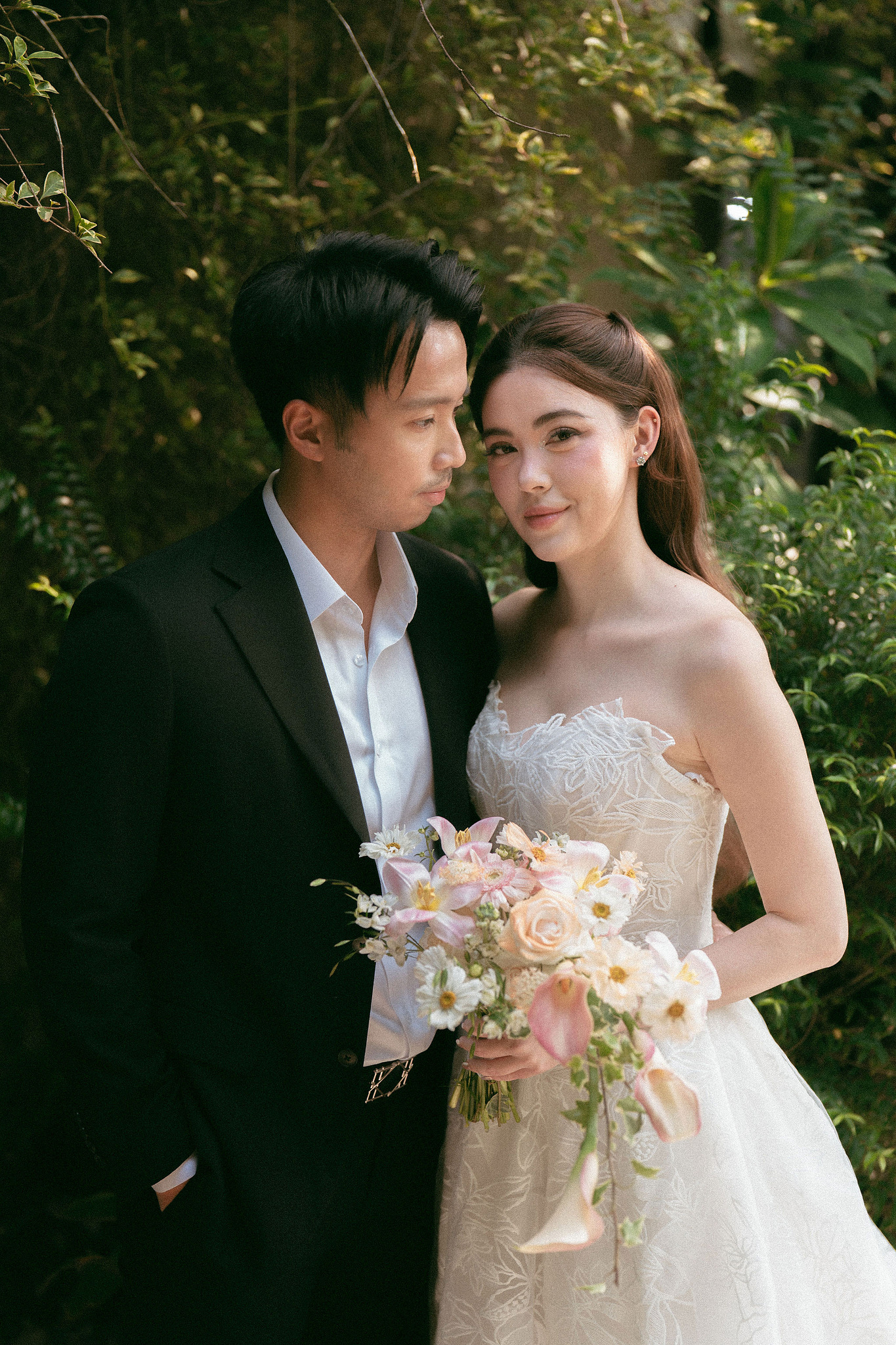 Ho Chi Minh Vietnam Pre-Wedding Photoshoot | European Film Studio, Market Streets & Saigon Bridge at Jardin de Rom pre-wedding photo