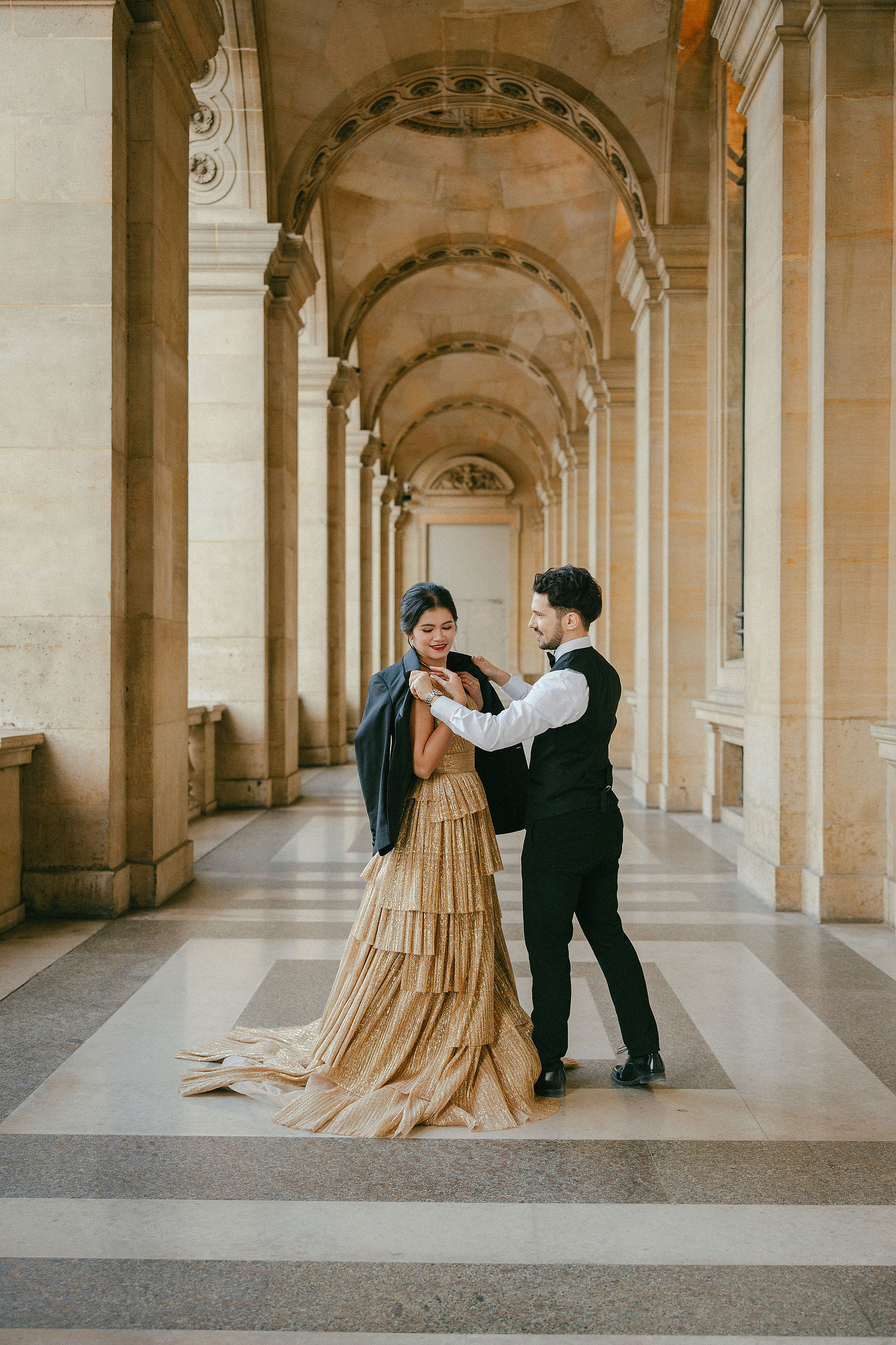 Paris Pre-Wedding Photoshoot | Place du Trocadéro, Avenue de Camoëns, Parisian Café, Tuileries Garden & Louvre at Louvre pre-wedding photo
