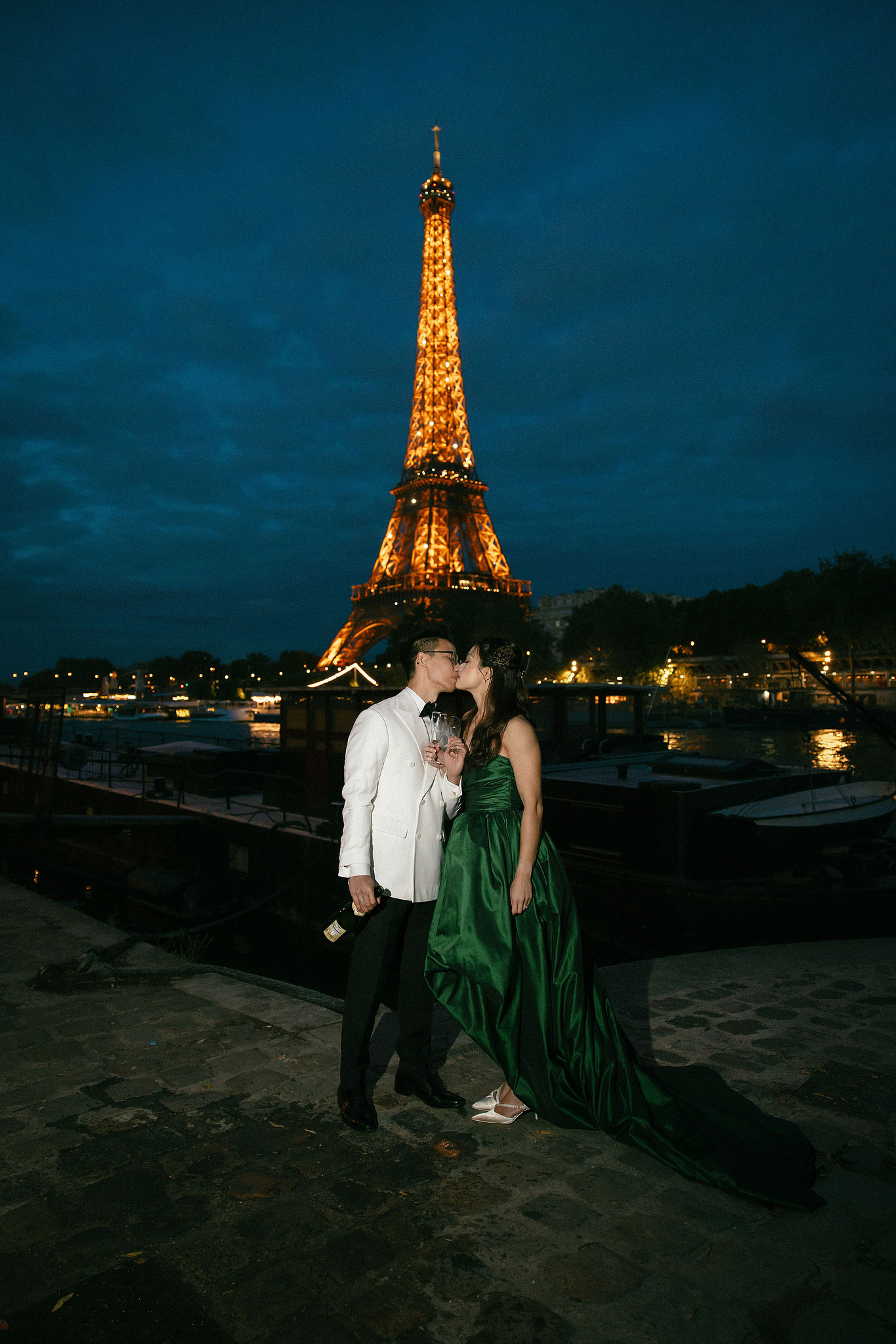 Paris Pre-Wedding Photoshoot | Place du Trocadéro, Luxembourg Gardens, Parisian Café, Louvre & Bir-Hakeim Bridge at Bir-Hakeim Bridge pre-wedding photo