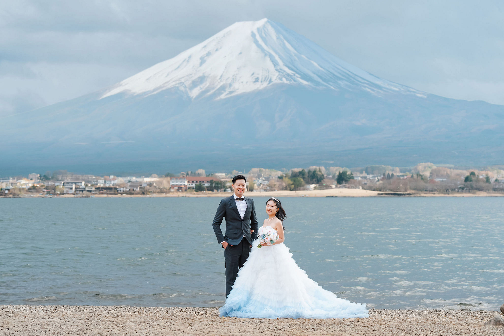 Tokyo & Mt Fuji Pre-Wedding Photoshoot | Tokyo Shrine, Chureito Pagoda & Lake Kawaguchiko at Lake Kawaguchiko pre-wedding photo