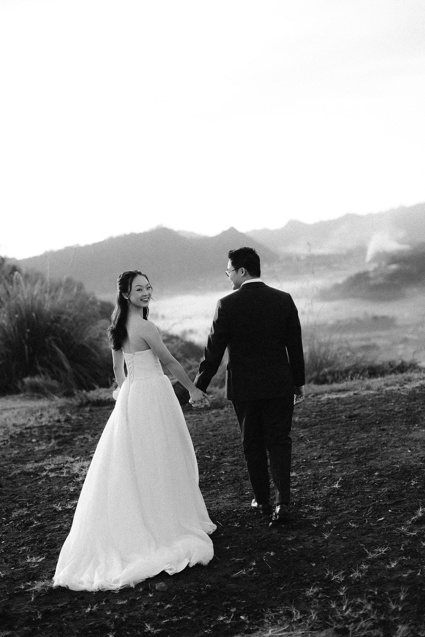 Bali Pre-Wedding Photoshoot | Pinggan Village, Lava Fields, Twin Cliff Valley & Beach at Pinggan Village   pre-wedding photo