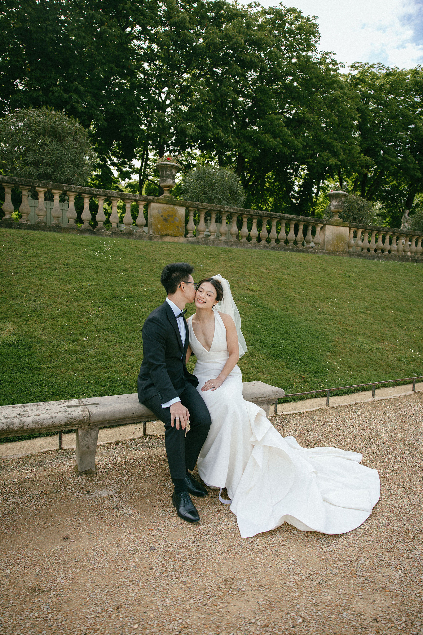 Paris Pre-Wedding Photoshoot | Place du Trocadéro, Luxembourg Gardens, Parisian Café, Louvre & Bir-Hakeim Bridge at Luxembourg Gardens pre-wedding photo