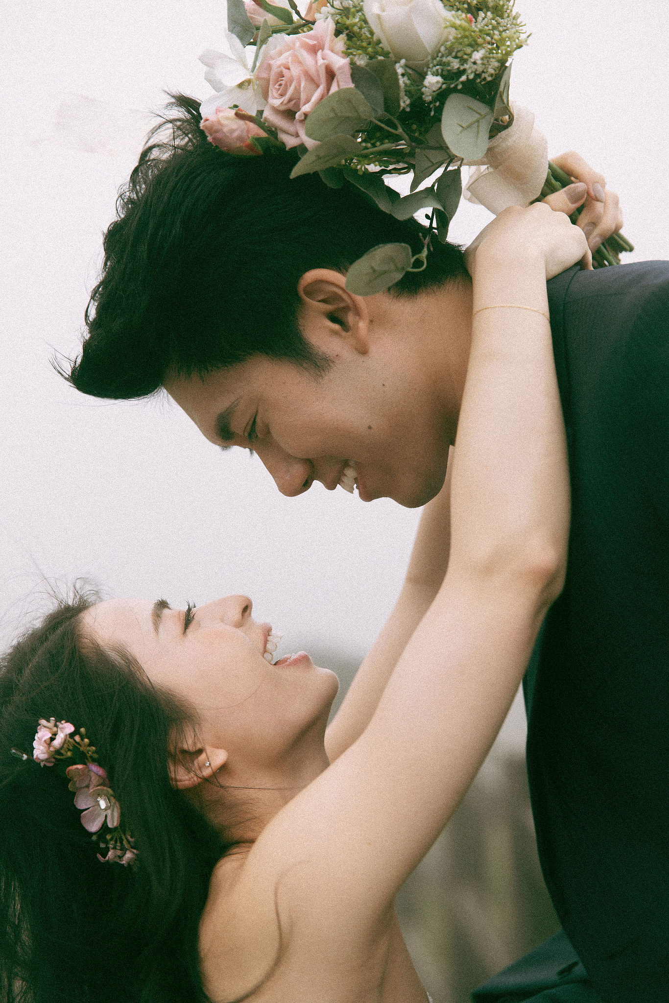 Taiwan Pre-Wedding Photoshoot Traditional Garden Qi Pao Experience Yangmingshan Vintage Night Market Shoot at Yang Ming Shan pre-wedding photo