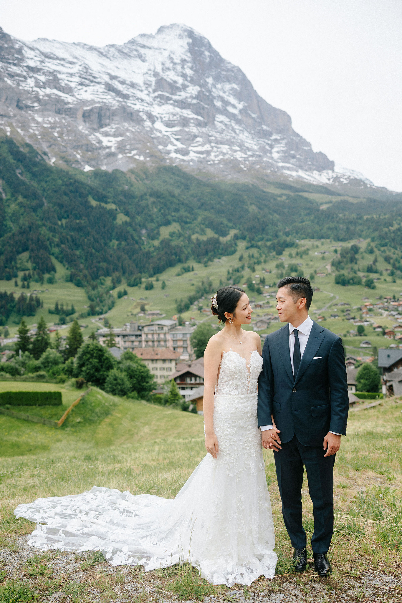 Switzerland Pre-Wedding Photoshoot | Grindelwald Village & Lauterbrunnen & Lake Lungern at Grindelwald Village pre-wedding photo