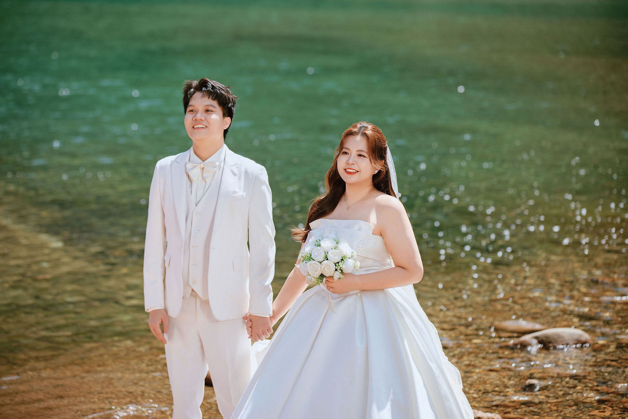 Lijiang Pre-Wedding Photoshoot | Spruce Meadow, Blue Moon Valley & Alpine Lake at Blue Moon Valley pre-wedding photo
