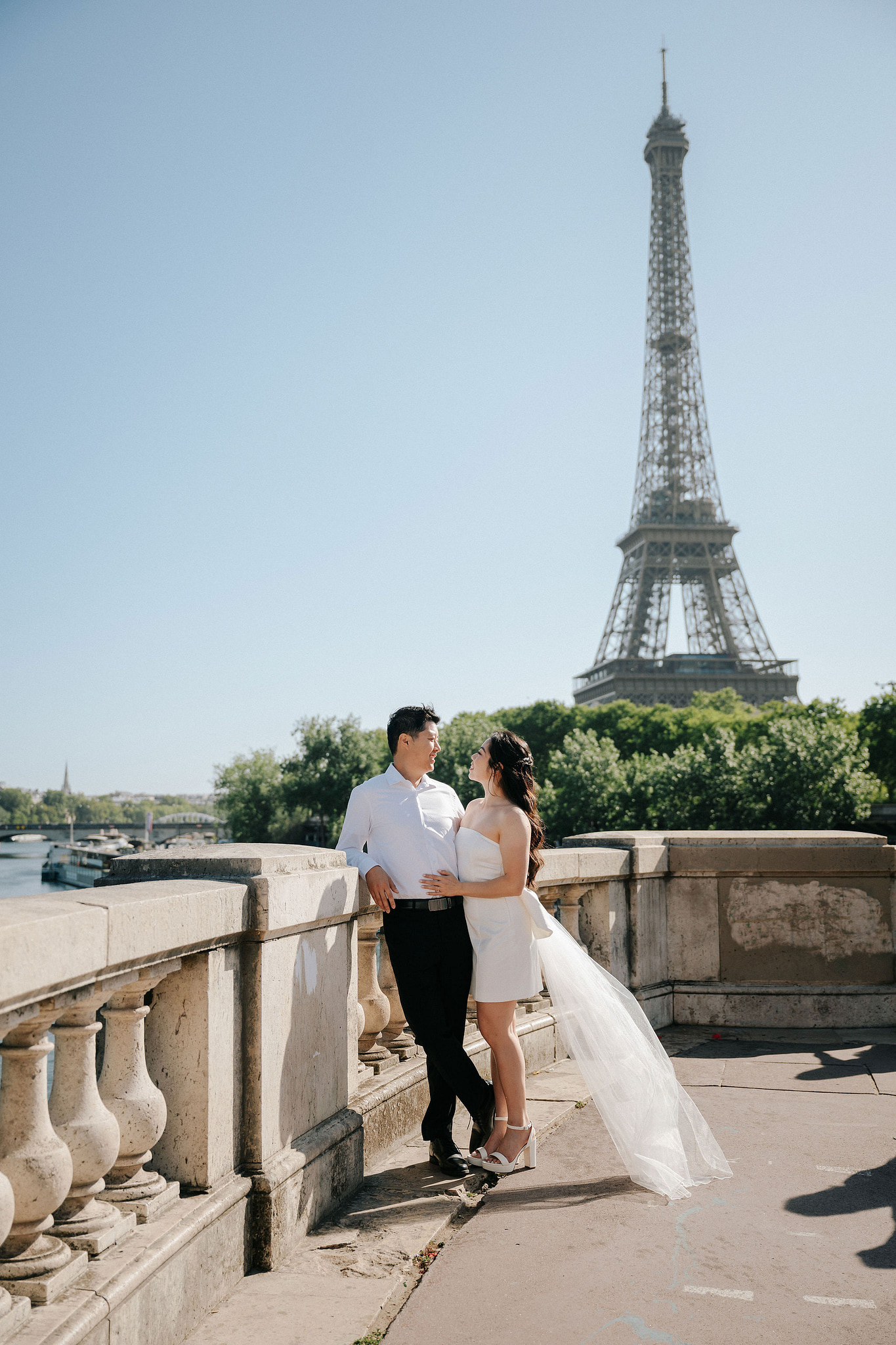 Paris Pre-Wedding Photoshoot | Place du Trocadéro, Port Debilly, Louvre, Parisian Streets & Bir-Hakeim Bridge at Bir-Hakeim Bridge pre-wedding photo
