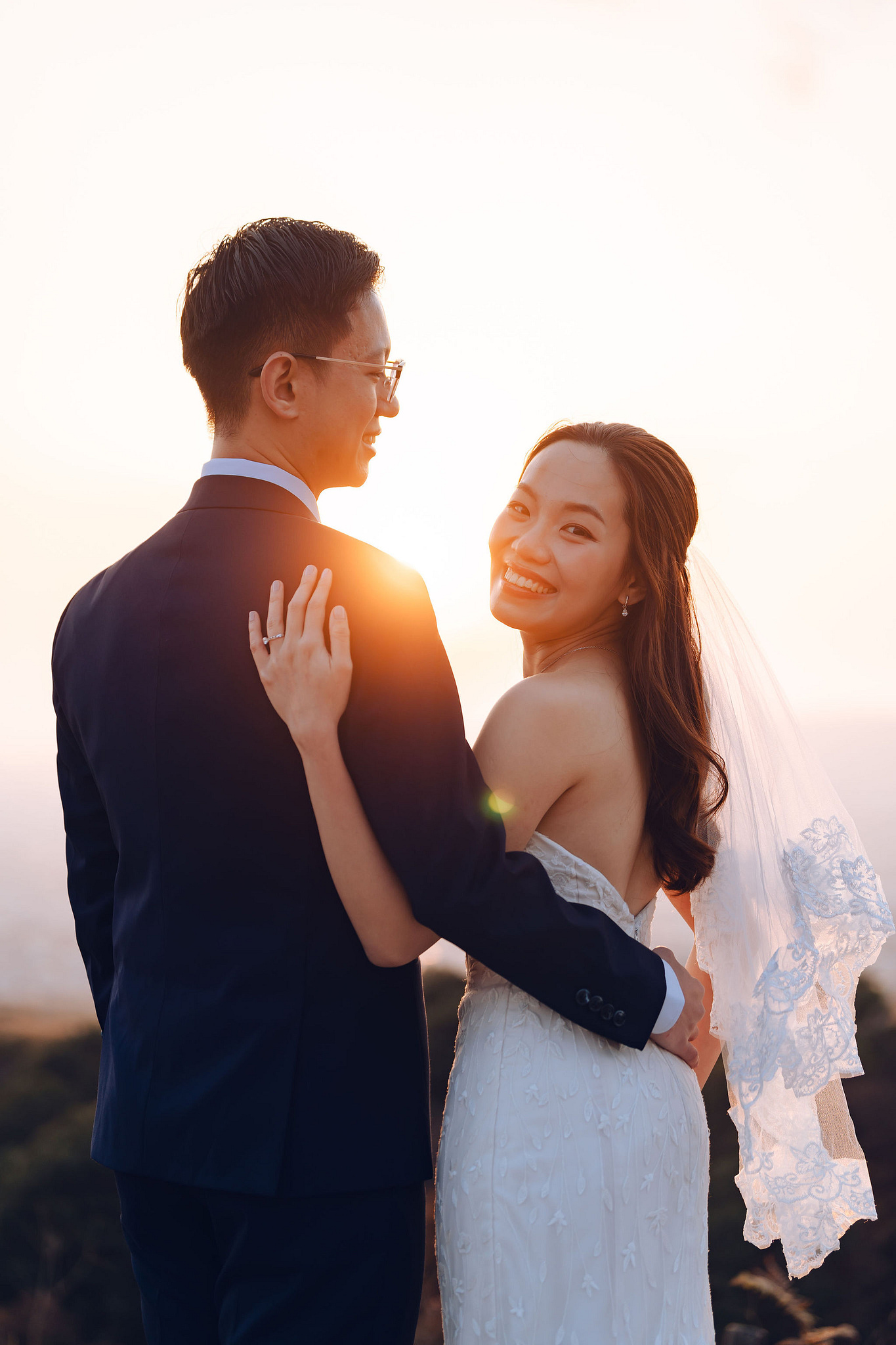 Kyoto Pre-Wedding Photoshoot | Kamo River, Nara Deer Park & Mt. Wakakusa at Mt. Wakakusa pre-wedding photo