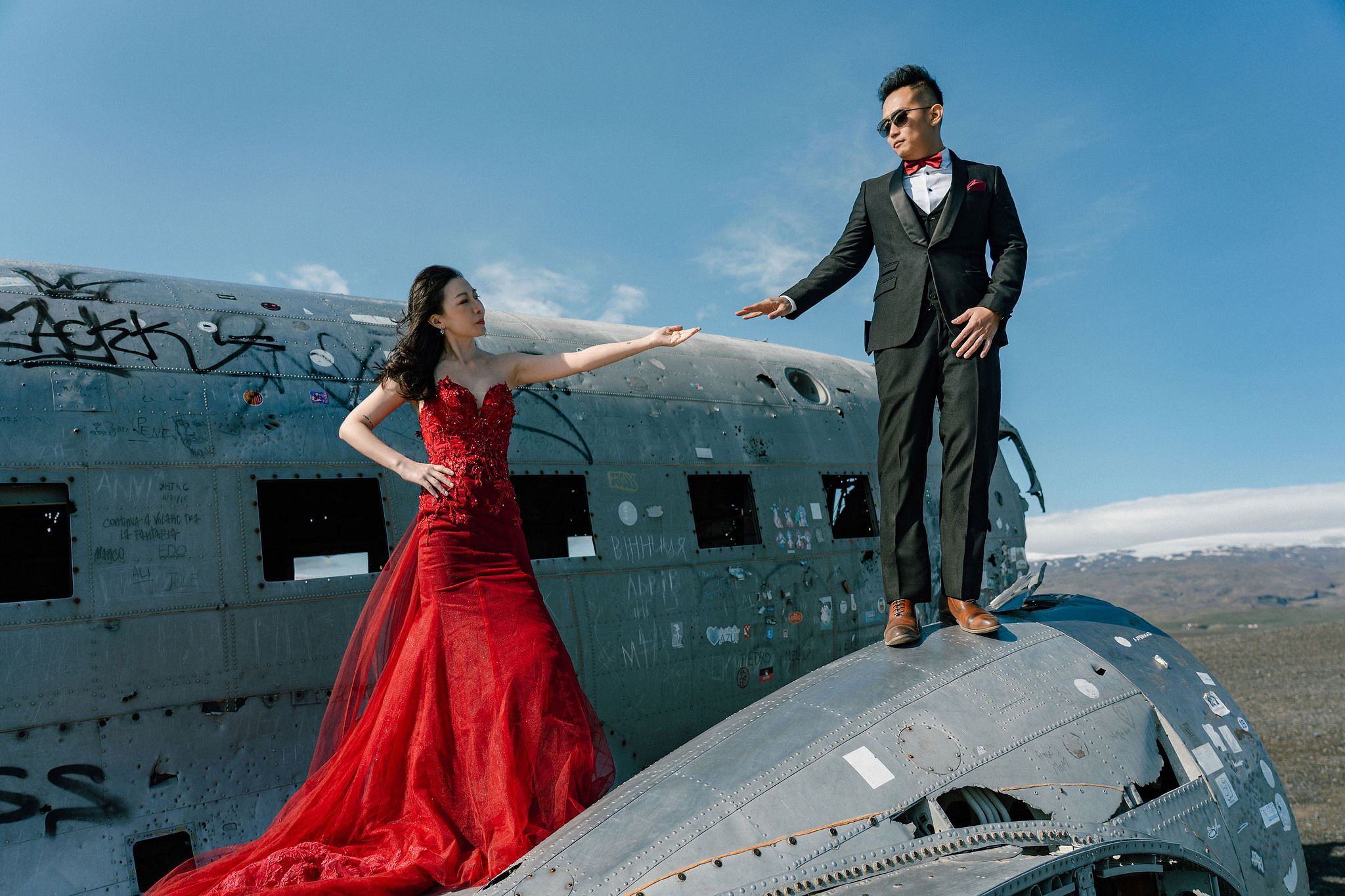 Iceland Pre-Wedding Photoshoot | Hallgrimskirkja, Skogafoss, DC Plane Wreck & Black Sand Beach at DC Plane Wreck pre-wedding photo