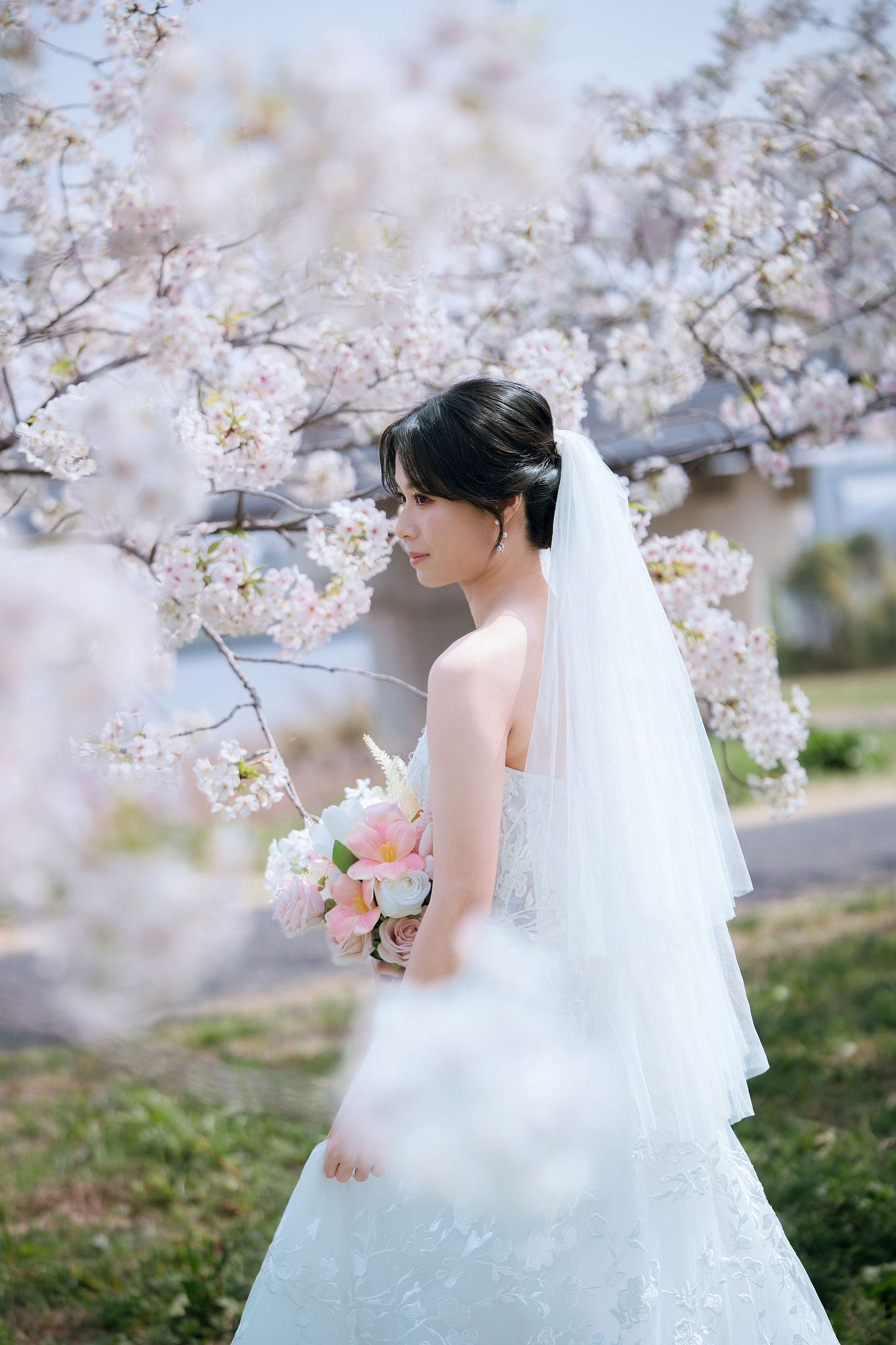 Tokyo & Mt Fuji Pre-Wedding Photoshoot | Senso-Ji Temple, Tokyo Park & Lake Kawaguchiko at Tokyo Park pre-wedding photo