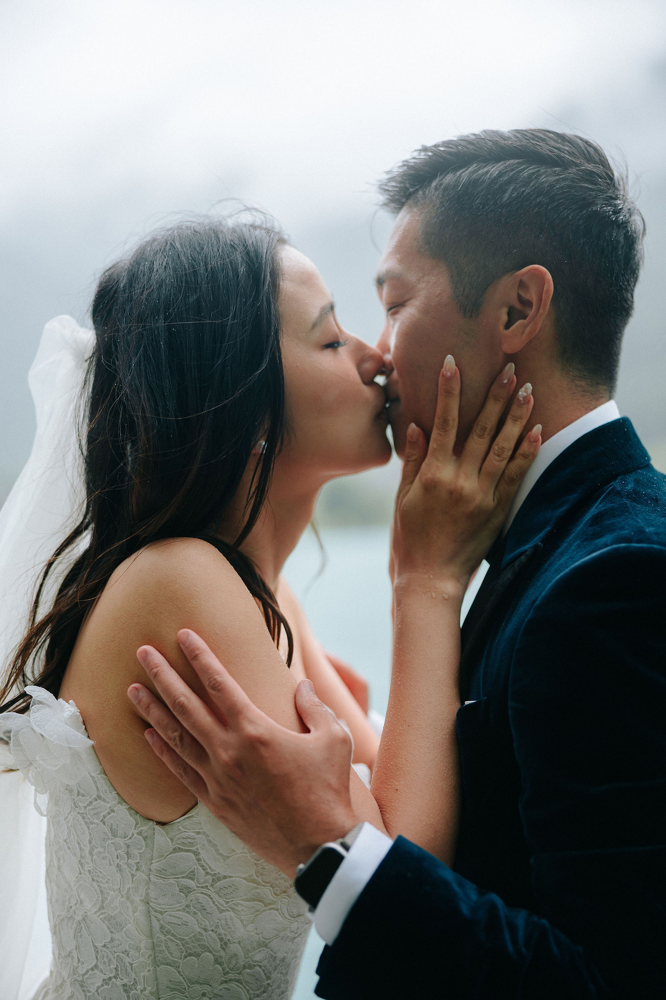 Switzerland Pre-Wedding Photoshoot | Grindelwald Village & Lauterbrunnen & Lake Lungern at Lake Lungern pre-wedding photo
