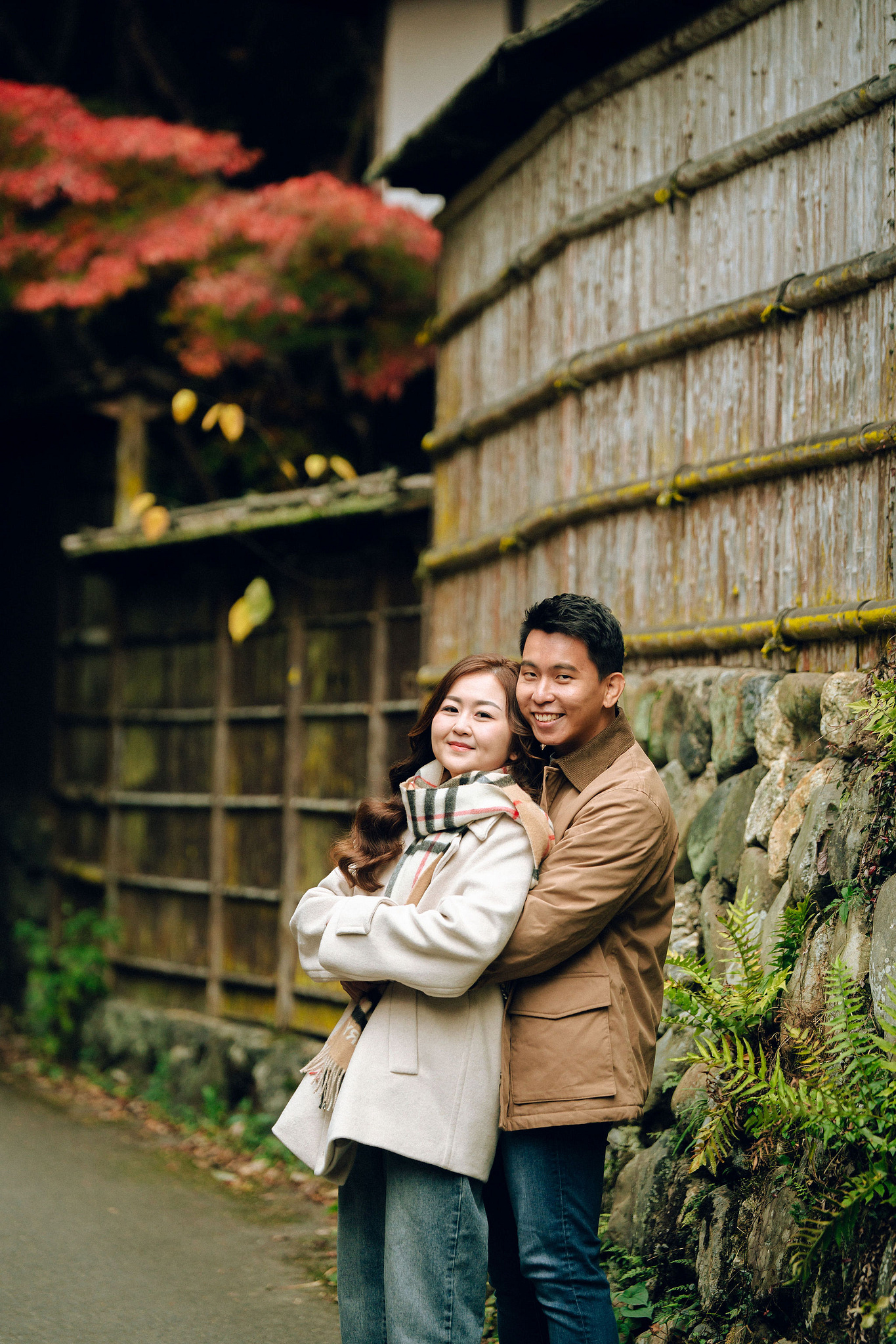Kyoto Pre-Wedding Photoshoot | Arashiyama River, Arashiyama Temple & Mt. Wakakusa at Arashiyama Temple pre-wedding photo