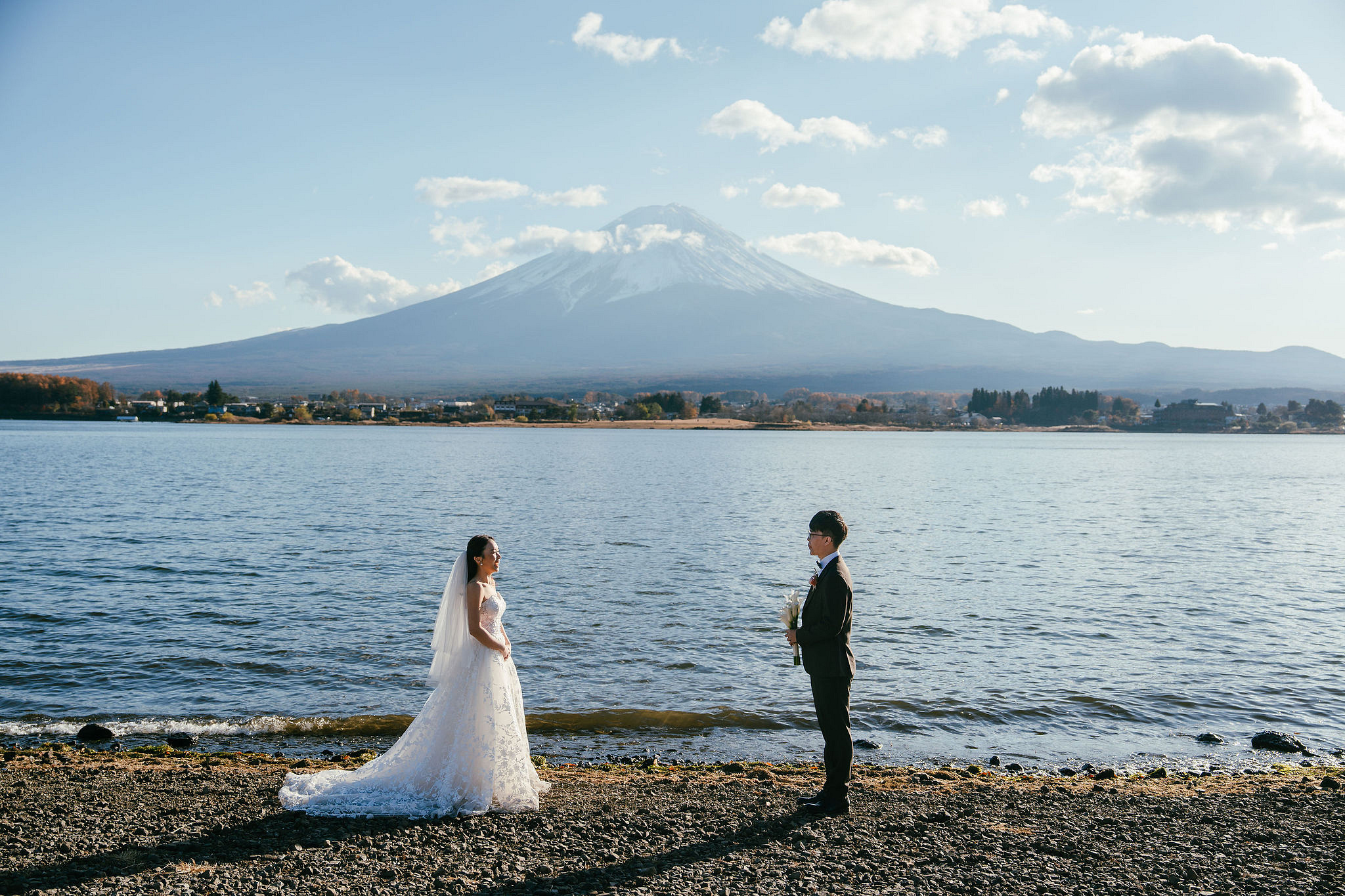 Tokyo & Mt Fuji Pre-Wedding Photoshoot | Asakusa Temple, Maple Corridor, Susuki Fields & Lake Kawaguchiko at Lake Kawaguchiko pre-wedding photo